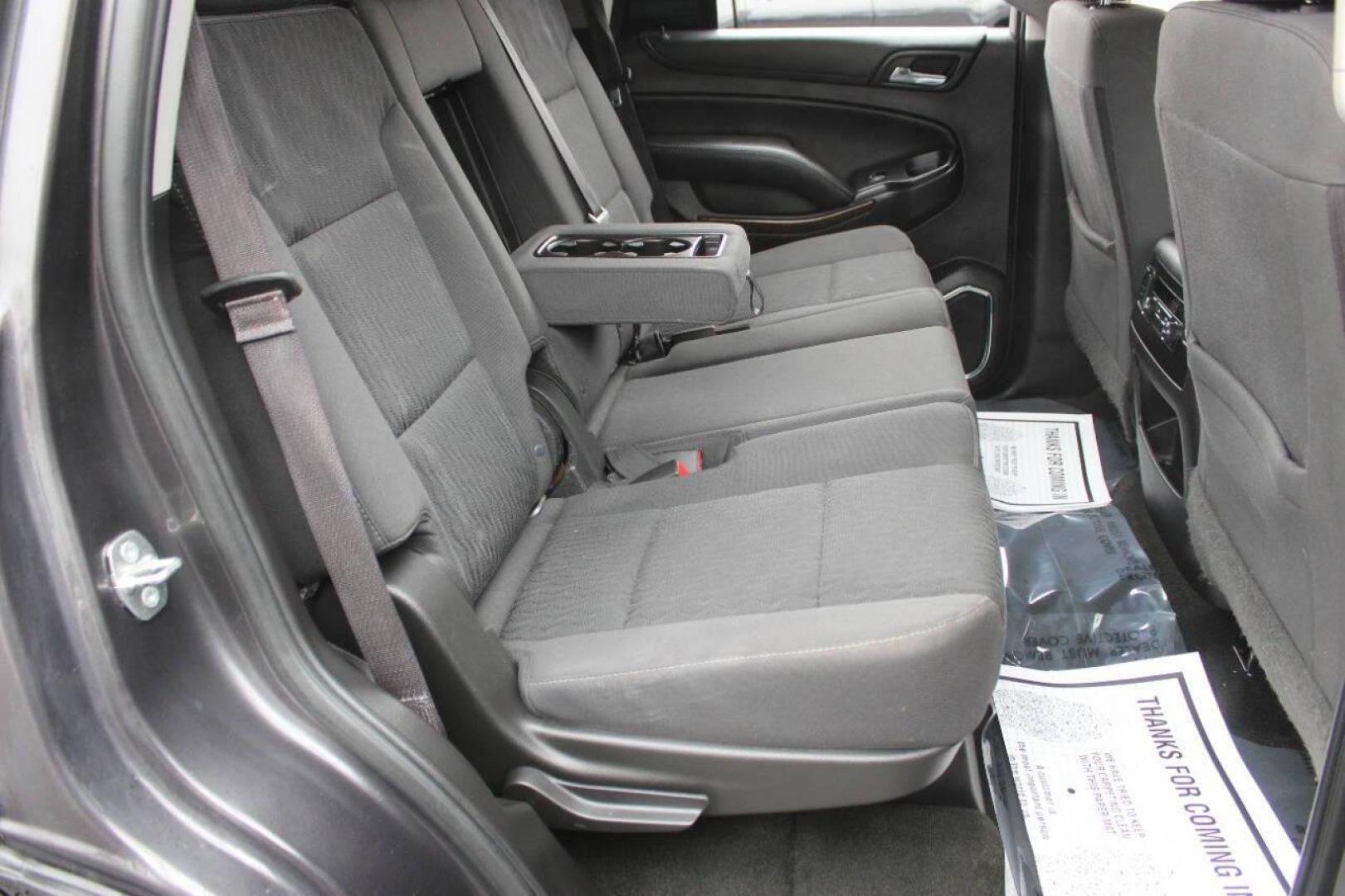2016 Gray Chevrolet Tahoe LS 2WD (1GNSCAKCXGR) with an 5.3L V8 OHV 16V engine, 6A transmission, located at 4301 NW 39th , Oklahoma City, OK, 73112, (405) 949-5600, 35.512135, -97.598671 - NO DRIVERS LICENCE NO-FULL COVERAGE INSURANCE-NO CREDIT CHECK. COME ON OVER TO SUPERSPORTS AND TAKE A LOOK AND TEST DRIVE. PLEASE GIVE US A CALL AT (405) 949-5600. NO LICENSIA DE MANEJAR- NO SEGURO DE COBERTURA TOTAL- NO VERIFICACCION DE CREDITO. POR FAVOR VENGAN A SUPERSPORTS, ECHE U - Photo#10
