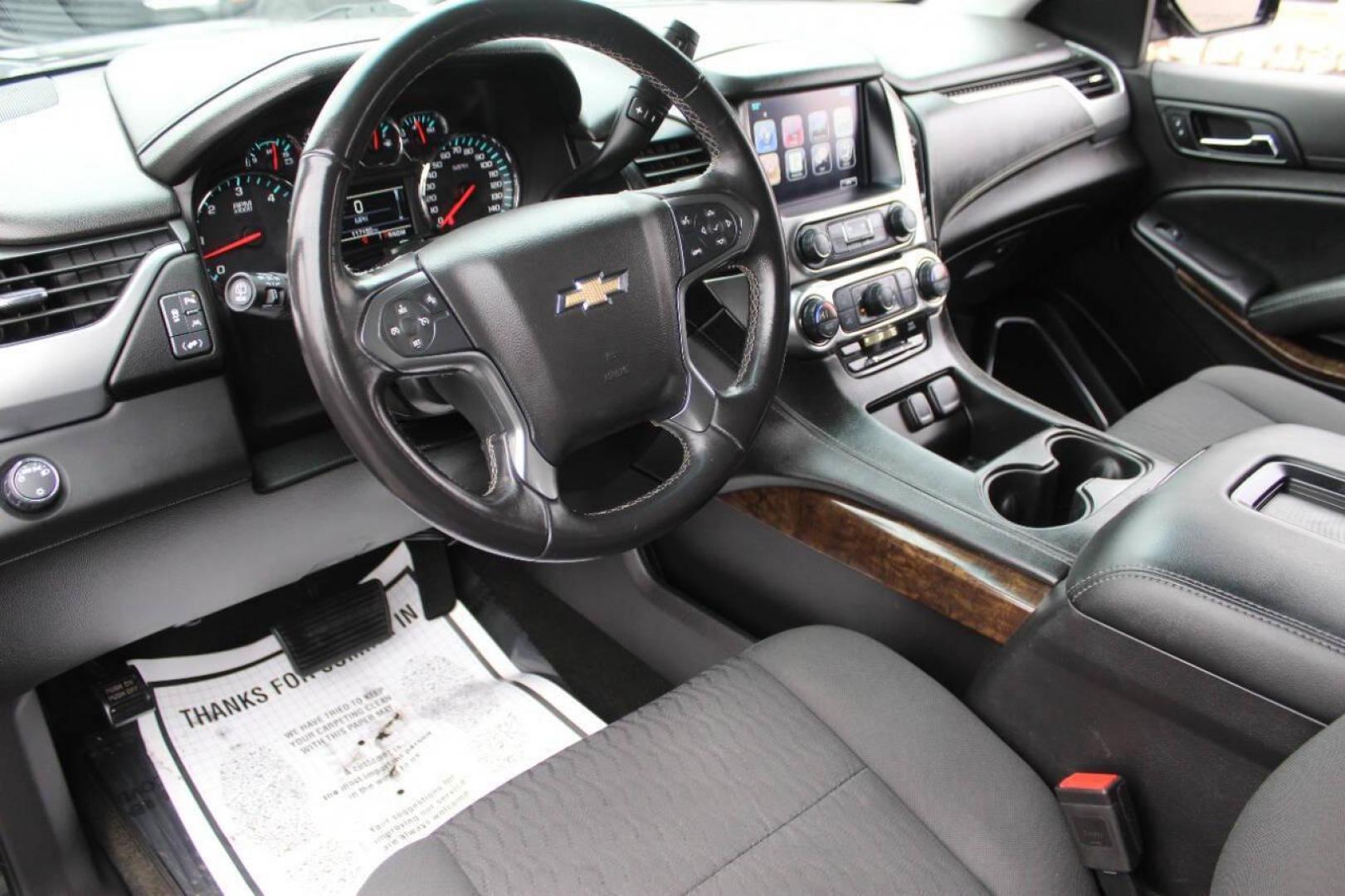 2016 Gray Chevrolet Tahoe LS 2WD (1GNSCAKCXGR) with an 5.3L V8 OHV 16V engine, 6A transmission, located at 4301 NW 39th , Oklahoma City, OK, 73112, (405) 949-5600, 35.512135, -97.598671 - NO DRIVERS LICENCE NO-FULL COVERAGE INSURANCE-NO CREDIT CHECK. COME ON OVER TO SUPERSPORTS AND TAKE A LOOK AND TEST DRIVE. PLEASE GIVE US A CALL AT (405) 949-5600. NO LICENSIA DE MANEJAR- NO SEGURO DE COBERTURA TOTAL- NO VERIFICACCION DE CREDITO. POR FAVOR VENGAN A SUPERSPORTS, ECHE U - Photo#17