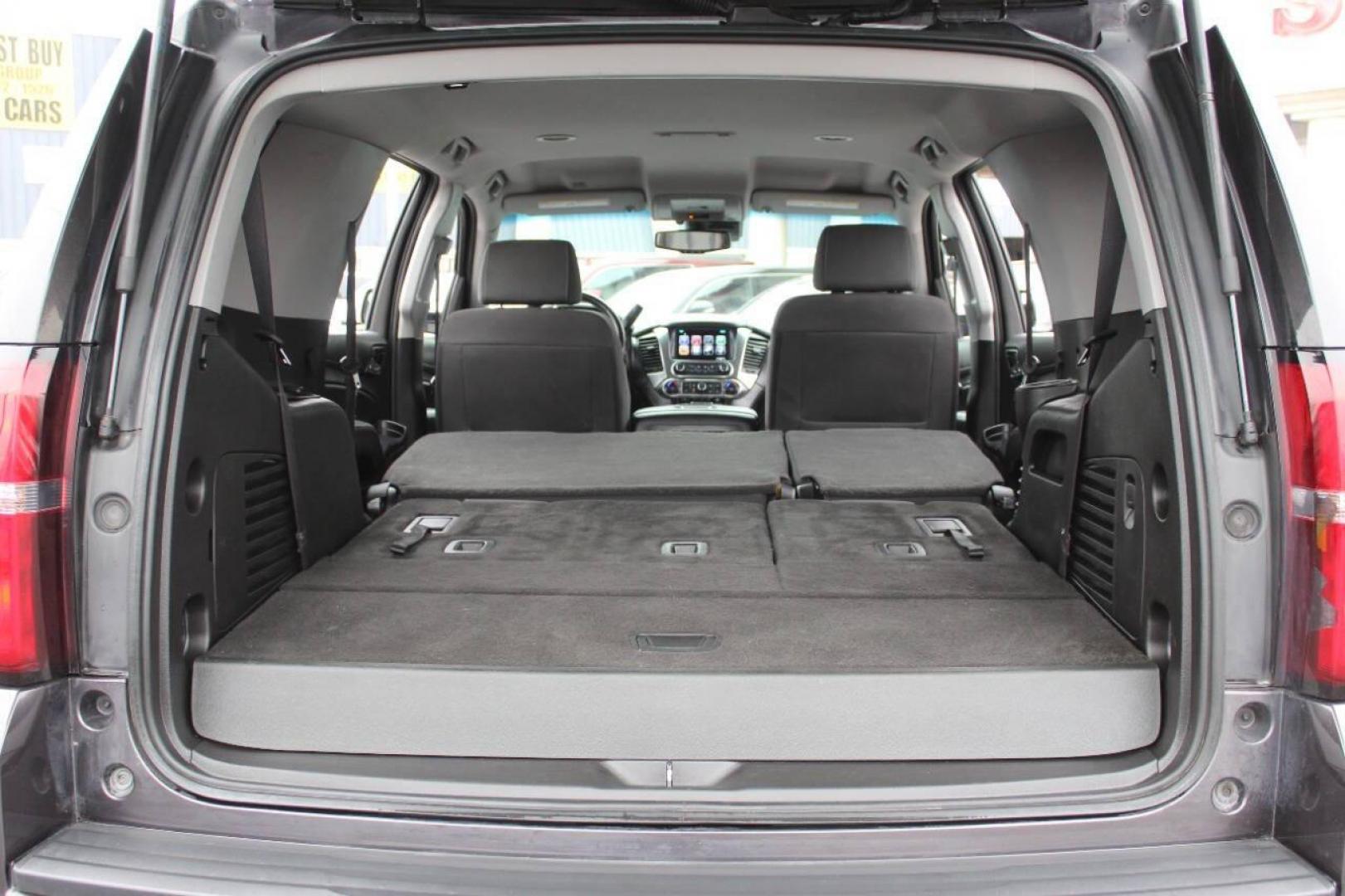 2016 Gray Chevrolet Tahoe LS 2WD (1GNSCAKCXGR) with an 5.3L V8 OHV 16V engine, 6A transmission, located at 4301 NW 39th , Oklahoma City, OK, 73112, (405) 949-5600, 35.512135, -97.598671 - NO DRIVERS LICENCE NO-FULL COVERAGE INSURANCE-NO CREDIT CHECK. COME ON OVER TO SUPERSPORTS AND TAKE A LOOK AND TEST DRIVE. PLEASE GIVE US A CALL AT (405) 949-5600. NO LICENSIA DE MANEJAR- NO SEGURO DE COBERTURA TOTAL- NO VERIFICACCION DE CREDITO. POR FAVOR VENGAN A SUPERSPORTS, ECHE U - Photo#14