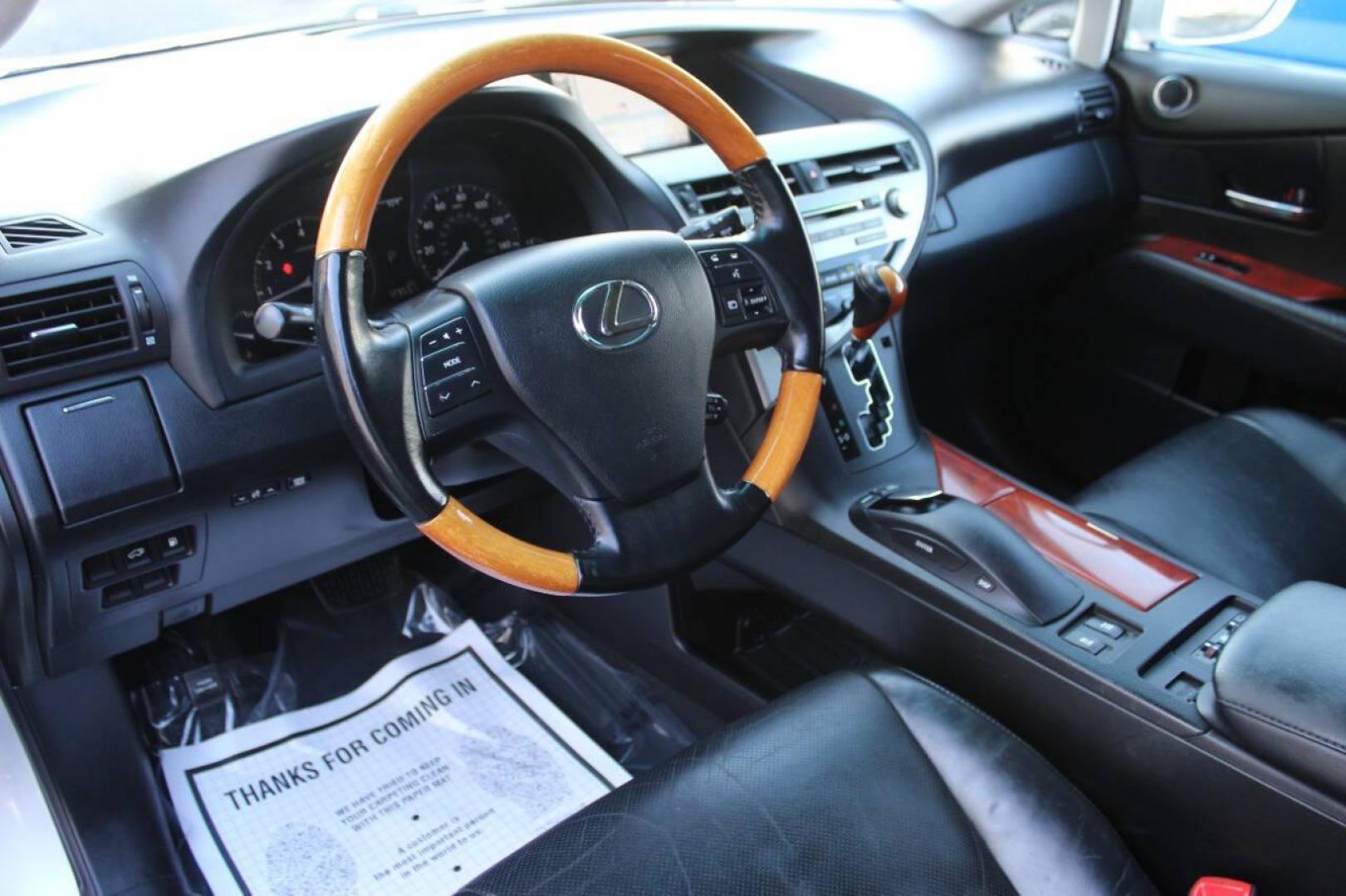 2012 Silver Lexus RX 350 AWD (2T2BK1BA1CC) with an 3.5L V6 DOHC 24V engine, 5-Speed Automatic transmission, located at 4301 NW 39th , Oklahoma City, OK, 73112, (405) 949-5600, 35.512135, -97.598671 - NO DRIVERS LICENCE NO-FULL COVERAGE INSURANCE-NO CREDIT CHECK. COME ON OVER TO SUPERSPORTS AND TAKE A LOOK AND TEST DRIVE. PLEASE GIVE US A CALL AT (405) 949-5600. NO LICENSIA DE MANEJAR- NO SEGURO DE COBERTURA TOTAL- NO VERIFICACCION DE CREDITO. POR FAVOR VENGAN A SUPERSPORTS, ECHE U - Photo#17