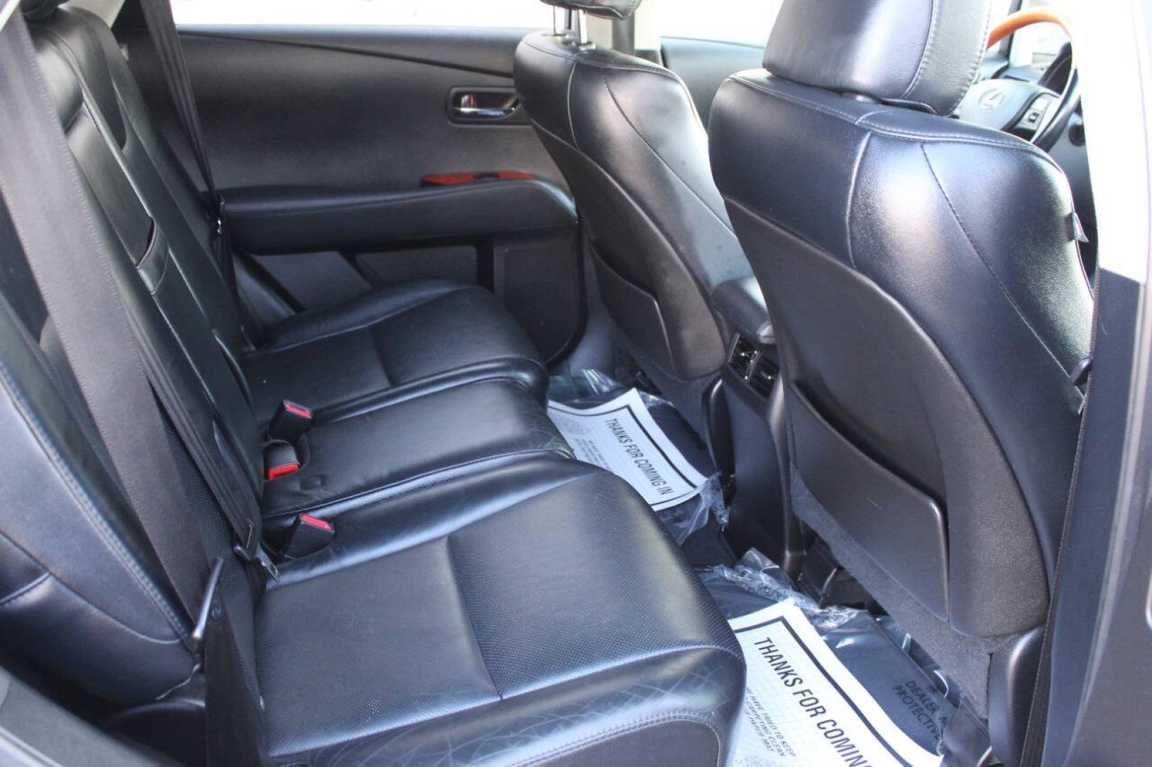 2012 Silver Lexus RX 350 AWD (2T2BK1BA1CC) with an 3.5L V6 3.5L V6 engine, Automatic 6-Speed transmission, located at 4301 NW 39th , Oklahoma City, OK, 73112, (405) 949-5600, 35.512135, -97.598671 - Hablamos espanol. SPEND SMART --- BUY FROM SUPER SPORTS. ALL PRICES, DOWN PAYMENTS, PAYMENTS, AND FINANCE TERMS ARE NEGOTIABLE AT THE TIME OF APPROVAL. WE WILL WORK WITH YOU TO FIT YOUR BUDGET. WE WILL EVEN LOWER AND ADJUST THE NUMBERS TO HELP MAKE THE VE HICLE MORE AFFORDABLE FOR YOU.- Photo#10