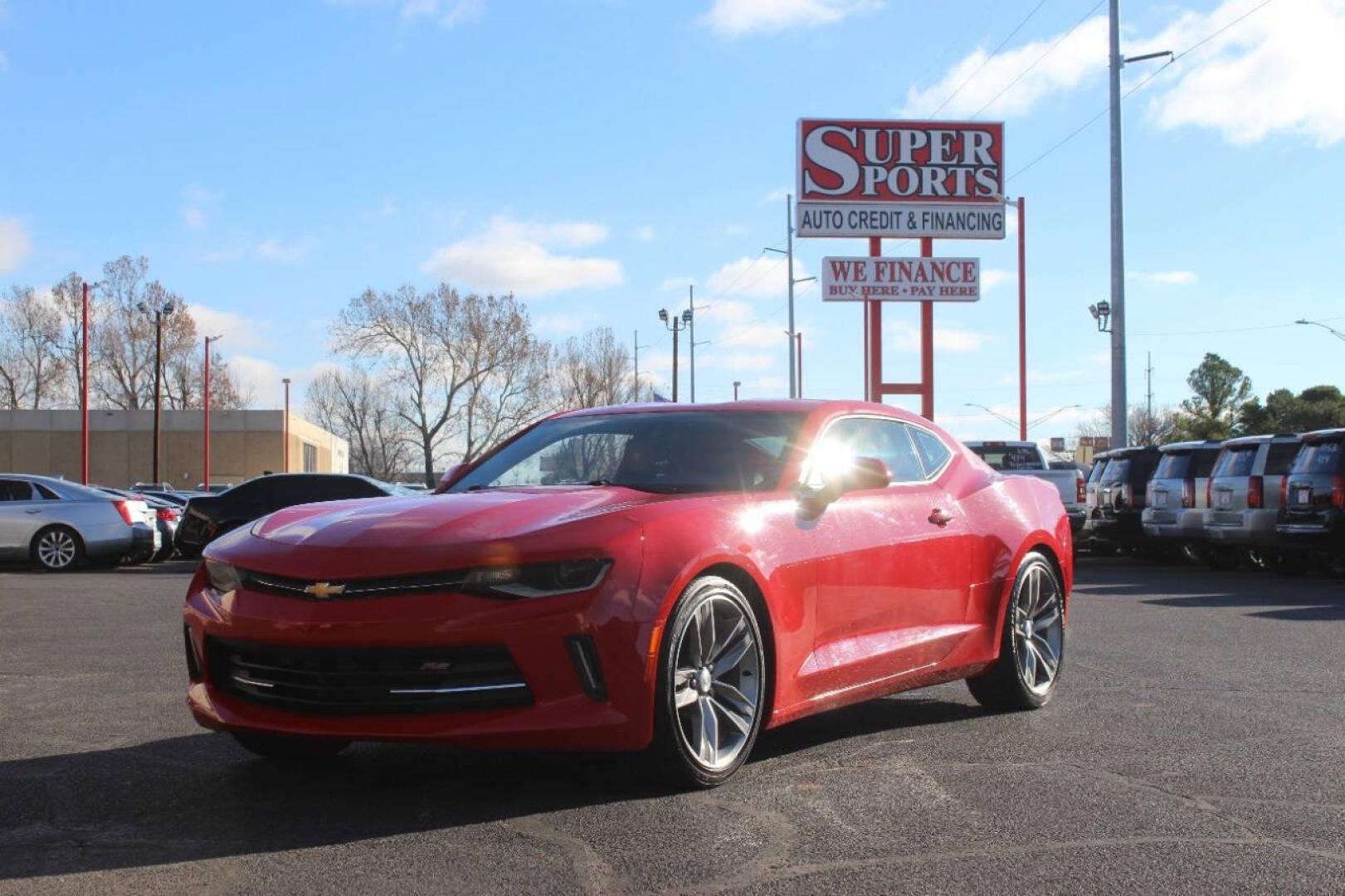 2018 Red Chevrolet Camaro 1LT Coupe (1G1FB1RS6J0) with an 3.6L V6 DOHC 24V engine, 6A transmission, located at 4301 NW 39th , Oklahoma City, OK, 73112, (405) 949-5600, 35.512135, -97.598671 - NO DRIVERS LICENCE NO-FULL COVERAGE INSURANCE-NO CREDIT CHECK. COME ON OVER TO SUPERSPORTS AND TAKE A LOOK AND TEST DRIVE. PLEASE GIVE US A CALL AT (405) 949-5600. NO LICENSIA DE MANEJAR- NO SEGURO DE COBERTURA TOTAL- NO VERIFICACCION DE CREDITO. POR FAVOR VENGAN A SUPERSPORTS, ECHE UN - Photo#7
