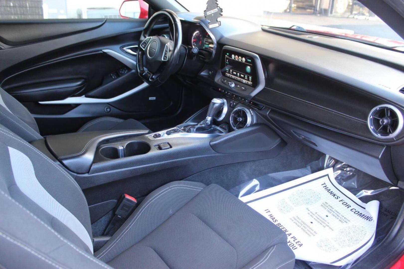 2018 Red Chevrolet Camaro 1LT Coupe (1G1FB1RS6J0) with an 3.6L V6 DOHC 24V engine, 6A transmission, located at 4301 NW 39th , Oklahoma City, OK, 73112, (405) 949-5600, 35.512135, -97.598671 - NO DRIVERS LICENCE NO-FULL COVERAGE INSURANCE-NO CREDIT CHECK. COME ON OVER TO SUPERSPORTS AND TAKE A LOOK AND TEST DRIVE. PLEASE GIVE US A CALL AT (405) 949-5600. NO LICENSIA DE MANEJAR- NO SEGURO DE COBERTURA TOTAL- NO VERIFICACCION DE CREDITO. POR FAVOR VENGAN A SUPERSPORTS, ECHE UN - Photo#9