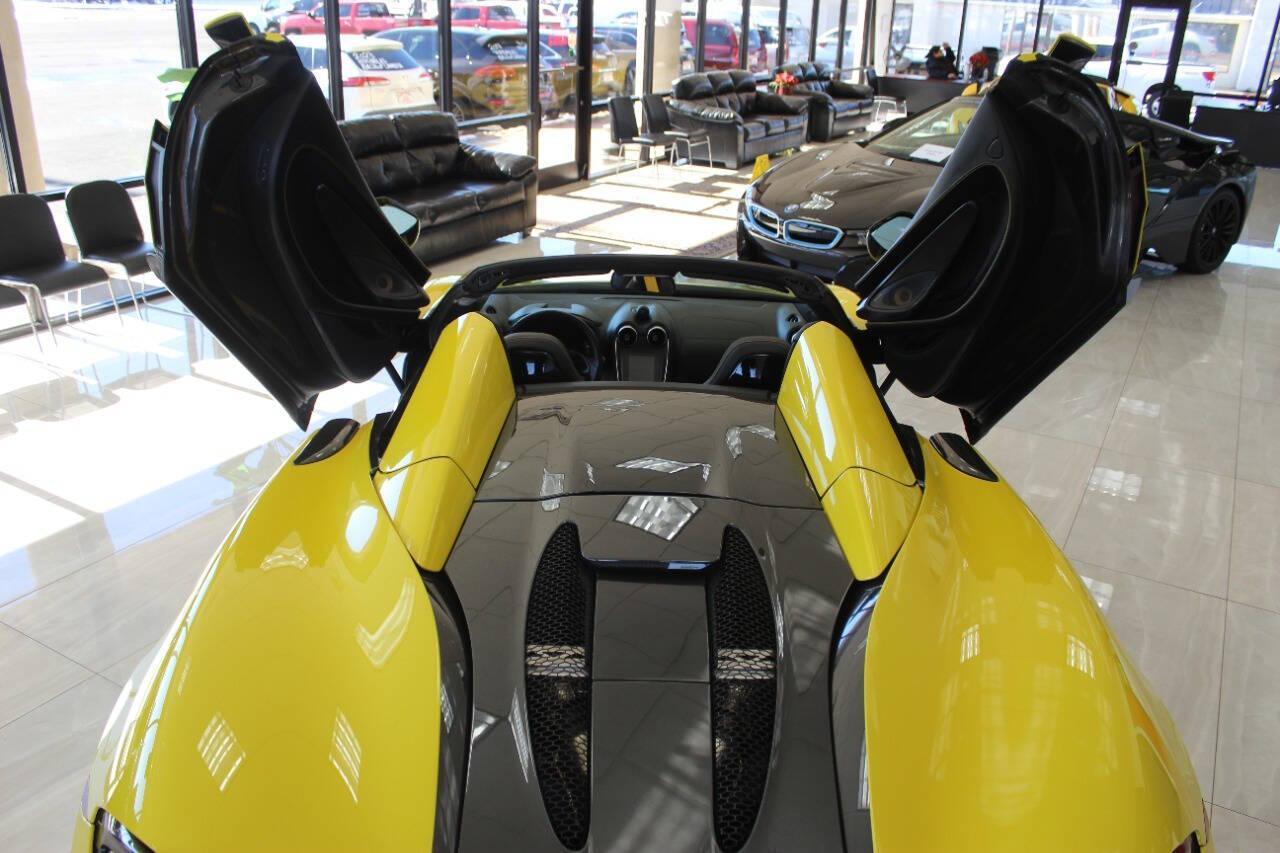 2018 Yellow McLaren 570s Spider (SBM13FAA2JW) with an 3.8L V8 TURBO engine, 7A transmission, located at 4301 NW 39th , Oklahoma City, OK, 73112, (405) 949-5600, 35.512135, -97.598671 - PERSONAL VEHICLE LAST FEW YEARS. IT'S ONE OF THE OWNER'S WIFE'S FEW POSSESSIONS THAT ARE CONSIDERED TOYS, IT LOOKS AND DRIVES LIKE IT'S BRAND NEW, IT'S A MUST SEE. My name is Josh, and I own dealerships and finance companies here in Oklahoma. I have 27 years of experience buying and selling al - Photo#6