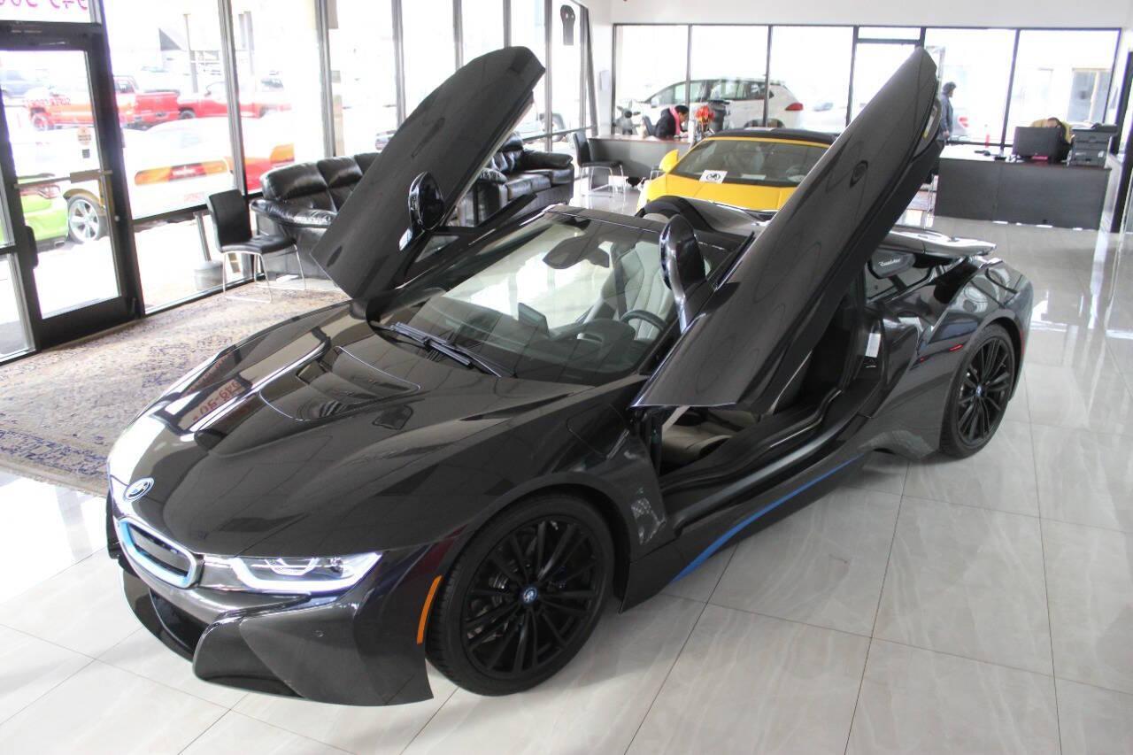 2019 Black BMW i8 Convertible (WBY2Z6C53KV) with an 1.5L L3 HYBRID engine, 6A transmission, located at 4301 NW 39th , Oklahoma City, OK, 73112, (405) 949-5600, 35.512135, -97.598671 - ************first edition 1of 200 was made.************* PERSONAL VEHICLE LAST FEW YEARS. it's one of a wife's few possessions that are considered toys looks and drives brand new its a must see. My name is Josh, and I own dealerships and finance companies here in Oklahoma. I have 27 years of e - Photo#1