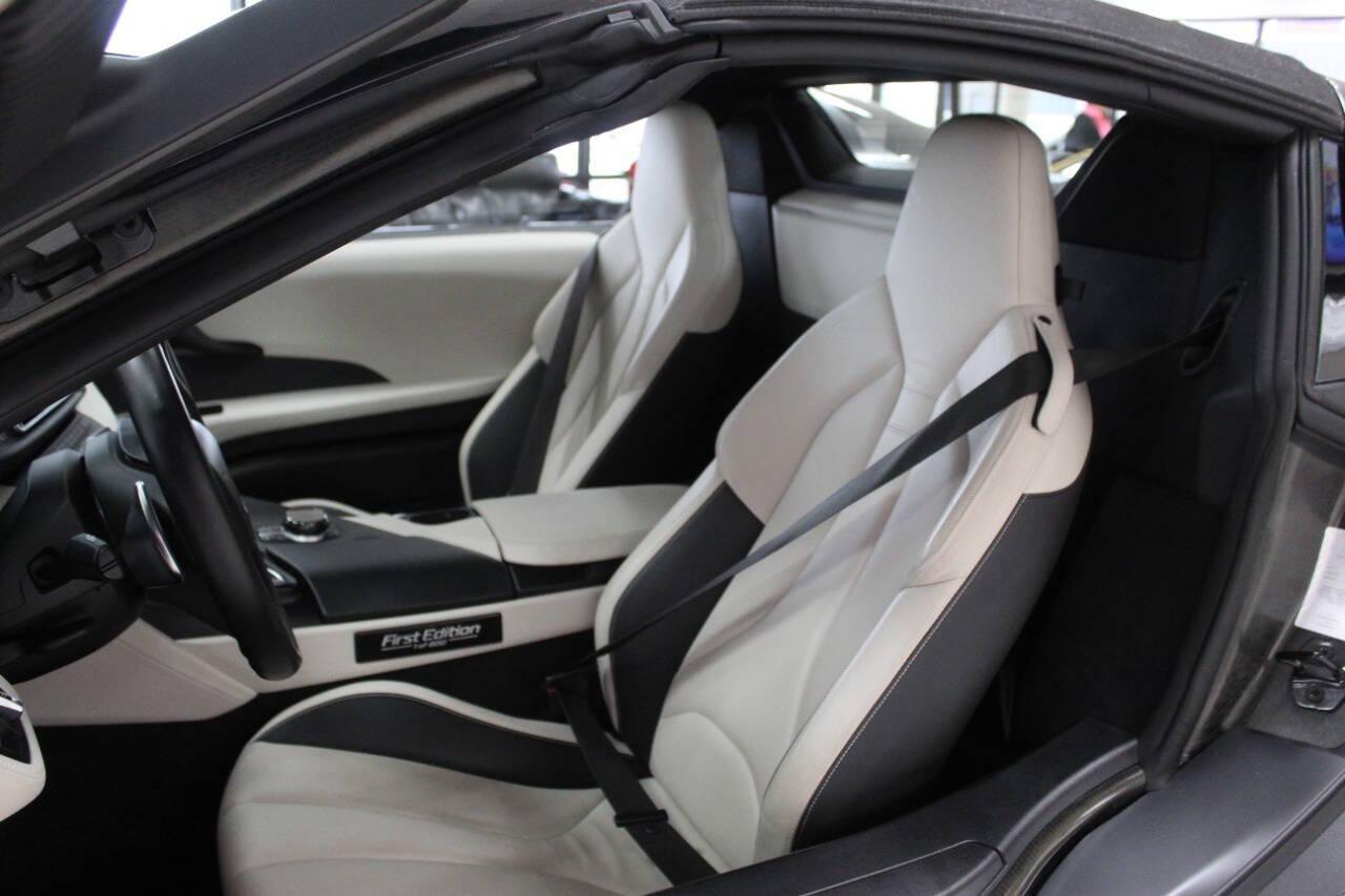 2019 Black BMW i8 Convertible (WBY2Z6C53KV) with an 1.5L L3 HYBRID engine, 6A transmission, located at 4301 NW 39th , Oklahoma City, OK, 73112, (405) 949-5600, 35.512135, -97.598671 - ************first edition 1of 200 was made.************* PERSONAL VEHICLE LAST FEW YEARS. it's one of a wife's few possessions that are considered toys looks and drives brand new its a must see. My name is Josh, and I own dealerships and finance companies here in Oklahoma. I have 27 years of e - Photo#9