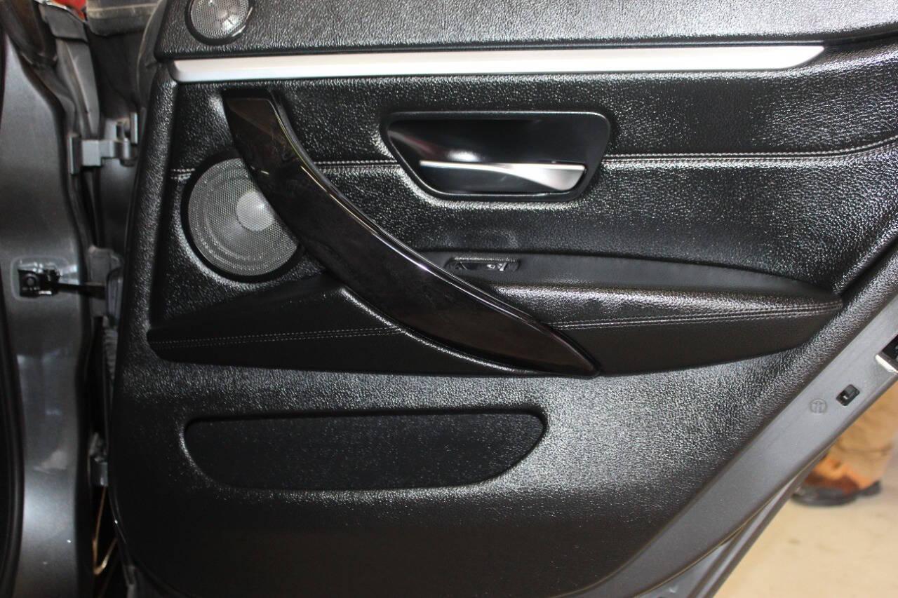 2018 Gray BMW 4 Series 430i xDrive (WBA4J3C56JB) with an 2.0L I4 Turbocharger 2.0L I4 engine, Automatic 8-Speed transmission, located at 4301 NW 39th , Oklahoma City, OK, 73112, (405) 949-5600, 35.512135, -97.598671 - NO DRIVERS LICENCE NO-FULL COVERAGE INSURANCE-NO CREDIT CHECK. COME ON OVER TO SUPERSPORTS AND TAKE A LOOK AND TEST DRIVE. PLEASE GIVE US A CALL AT (405) 949-5600. NO LICENSIA DE MANEJAR- NO SEGURO DE COBERTURA TOTAL- NO VERIFICACCION DE CREDITO. POR FAVOR VENGAN A SUPERSPORTS, ECHE UN - Photo#10