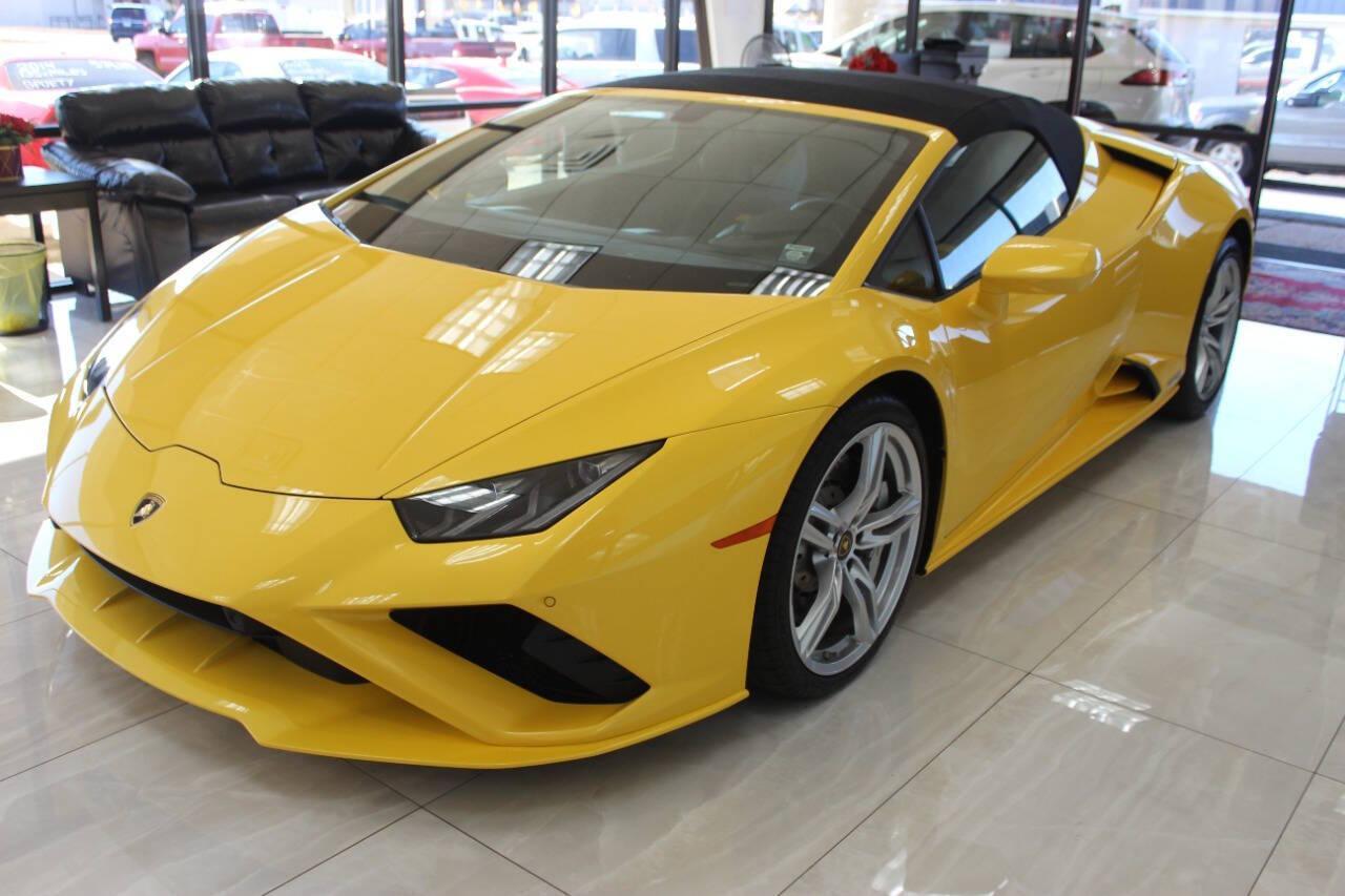 2021 Yellow Lamborghini Huracan EVO Spyder (ZHWUT5ZF0ML) with an 6.5L V12 DOHC 48V engine, 7A transmission, located at 4301 NW 39th , Oklahoma City, OK, 73112, (405) 949-5600, 35.512135, -97.598671 - PERSONAL VEHICLE LAST FEW YEARS. it's one of a wife's few possessions that are considered toys looks and drives brand new its a must see. My name is Josh, and I own dealerships and finance companies here in Oklahoma. I have 27 years of experience buying and selling all makes and models of vehi - Photo#0
