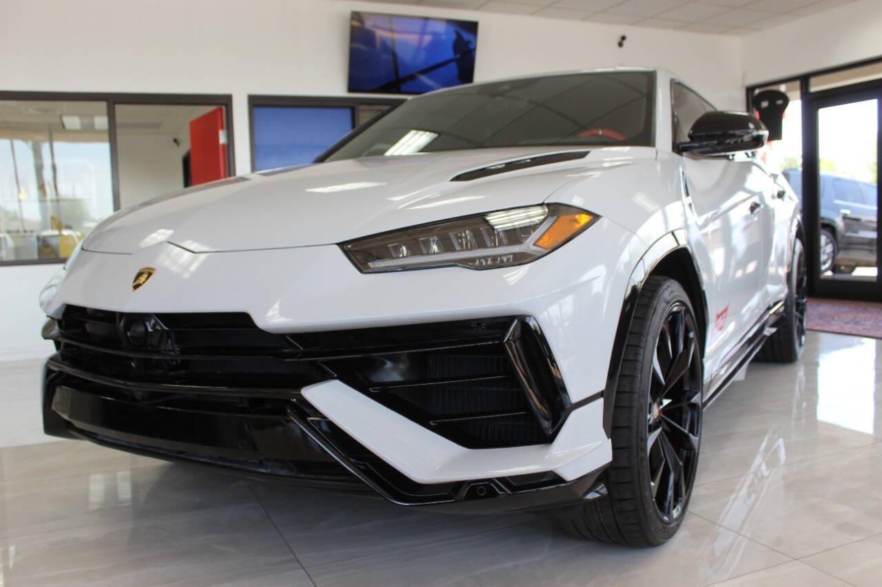 2021 Yellow Lamborghini Huracan EVO Spyder (ZHWUT5ZF0ML) with an 6.5L V12 DOHC 48V engine, 7A transmission, located at 4301 NW 39th , Oklahoma City, OK, 73112, (405) 949-5600, 35.512135, -97.598671 - PERSONAL VEHICLE LAST FEW YEARS. it's one of a wife's few possessions that are considered toys looks and drives brand new its a must see. My name is Josh, and I own dealerships and finance companies here in Oklahoma. I have 27 years of experience buying and selling all makes and models of vehi - Photo#16