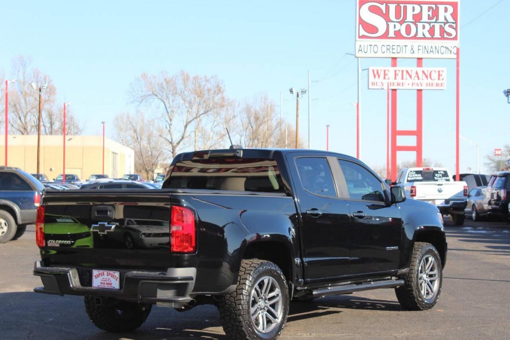 2019 Black Chevrolet Colorado Work Truck Crew Cab 2WD Short Box (1GCGSBEA8K1) with an 2.5L L4 DOHC 16V GAS engine, 6A transmission, located at 4301 NW 39th , Oklahoma City, OK, 73112, (405) 949-5600, 35.512135, -97.598671 - NO DRIVERS LICENCE NO-FULL COVERAGE INSURANCE-NO CREDIT CHECK. COME ON OVER TO SUPERSPORTS AND TAKE A LOOK AND TEST DRIVE. PLEASE GIVE US A CALL AT (405) 949-5600 . NO LICENSIA DE MANEJAR- NO SEGURO DE COBERTURA TOTAL- NO VERIFICACCION DE CREDITO. POR FAVOR VENGAN A SUPERSPORTS, ECHE UN - Photo#3