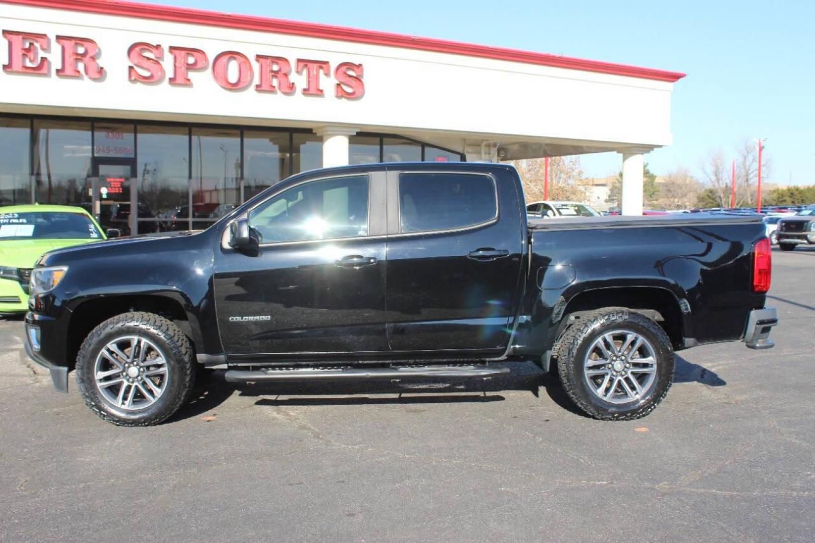 2019 Black Chevrolet Colorado Work Truck Crew Cab 2WD Short Box (1GCGSBEA8K1) with an 2.5L L4 DOHC 16V GAS engine, 6A transmission, located at 4301 NW 39th , Oklahoma City, OK, 73112, (405) 949-5600, 35.512135, -97.598671 - NO DRIVERS LICENCE NO-FULL COVERAGE INSURANCE-NO CREDIT CHECK. COME ON OVER TO SUPERSPORTS AND TAKE A LOOK AND TEST DRIVE. PLEASE GIVE US A CALL AT (405) 949-5600 . NO LICENSIA DE MANEJAR- NO SEGURO DE COBERTURA TOTAL- NO VERIFICACCION DE CREDITO. POR FAVOR VENGAN A SUPERSPORTS, ECHE UN - Photo#6
