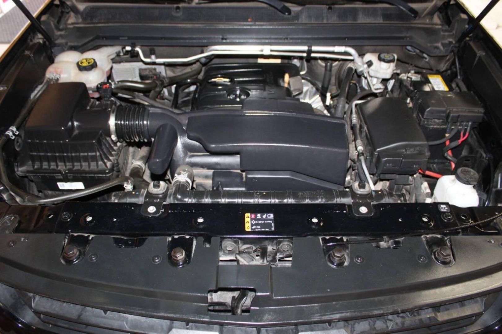 2019 Black Chevrolet Colorado Work Truck Crew Cab 2WD Short Box (1GCGSBEA8K1) with an 2.5L L4 DOHC 16V GAS engine, 6A transmission, located at 4301 NW 39th , Oklahoma City, OK, 73112, (405) 949-5600, 35.512135, -97.598671 - NO DRIVERS LICENCE NO-FULL COVERAGE INSURANCE-NO CREDIT CHECK. COME ON OVER TO SUPERSPORTS AND TAKE A LOOK AND TEST DRIVE. PLEASE GIVE US A CALL AT (405) 949-5600 . NO LICENSIA DE MANEJAR- NO SEGURO DE COBERTURA TOTAL- NO VERIFICACCION DE CREDITO. POR FAVOR VENGAN A SUPERSPORTS, ECHE UN - Photo#8