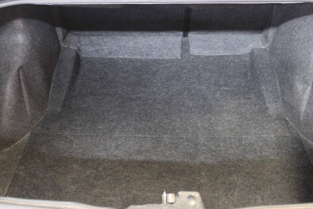 2014 White Dodge Challenger R/T (2C3CDYBT8EH) with an 5.7L V8 OHV 16V engine, Automatic 5-Speed transmission, located at 4301 NW 39th , Oklahoma City, OK, 73112, (405) 949-5600, 35.512135, -97.598671 - NO DRIVERS LICENCE -NO FULL COVERAGE INSURANCE - NO CREDIT CHECK. COME ON OVER TO SUPERSPORTS, TAKE A LOOK AND TEST DRIVE. PLEASE GIVE US A CALL AT (405) 949-5600. NO LICENCIA DE CONDUCIR - NO SEGURO DE COBERTURA TOTAL - NO VERIFICACION DE CREDITO. VISITENOS EN SUPERSPORTS, MIRE NUESTRO - Photo#11