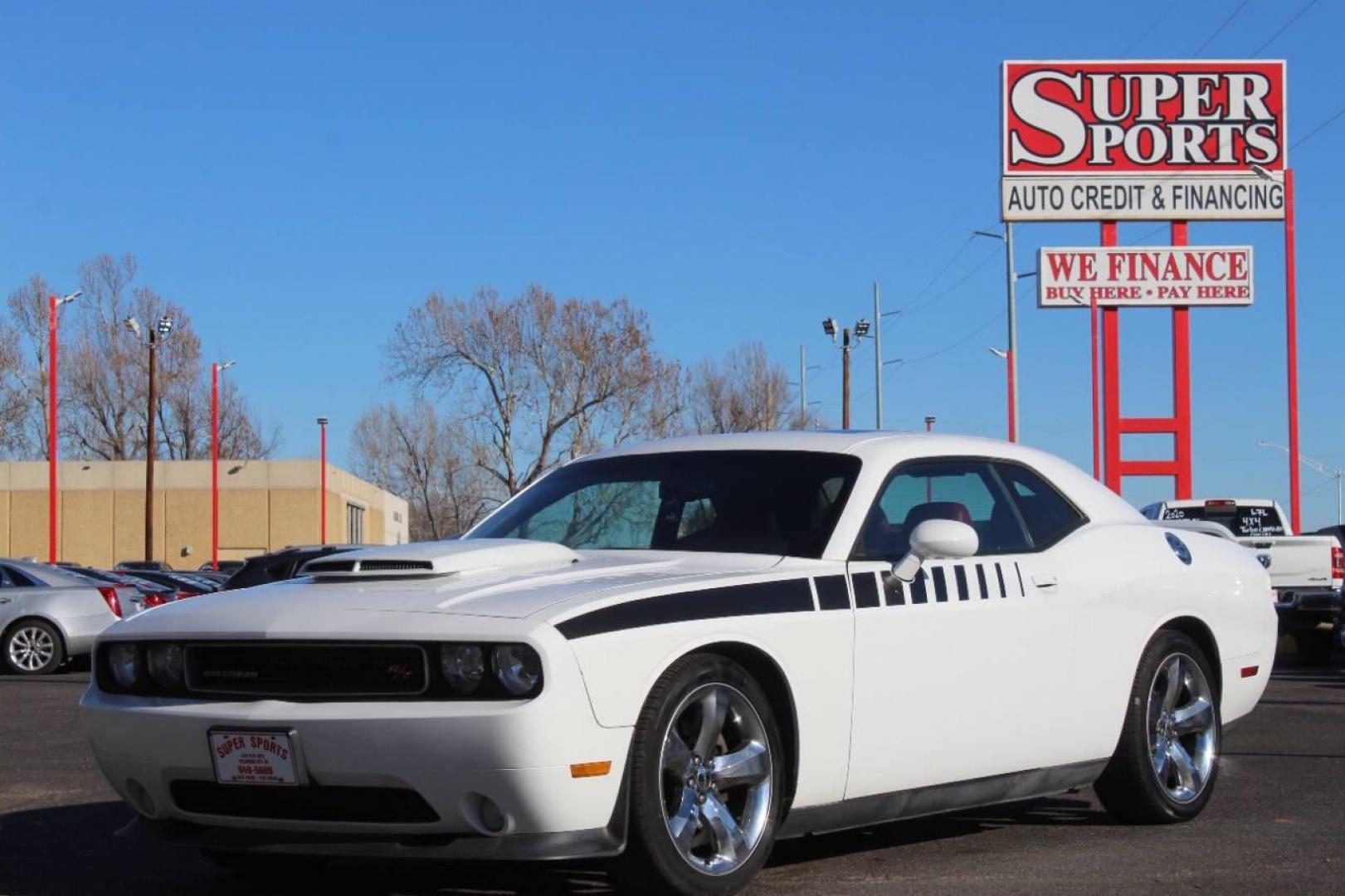 2014 White Dodge Challenger R/T (2C3CDYBT8EH) with an 5.7L V8 OHV 16V engine, Automatic 5-Speed transmission, located at 4301 NW 39th , Oklahoma City, OK, 73112, (405) 949-5600, 35.512135, -97.598671 - NO DRIVERS LICENCE NO-FULL COVERAGE INSURANCE-NO CREDIT CHECK. COME ON OVER TO SUPERSPORTS AND TAKE A LOOK AND TEST DRIVE. PLEASE GIVE US A CALL AT (405) 949-5600. NO LICENSIA DE MANEJAR- NO SEGURO DE COBERTURA TOTAL- NO VERIFICACCION DE CREDITO. POR FAVOR VENGAN A SUPERSPORTS, ECHE UN - Photo#7