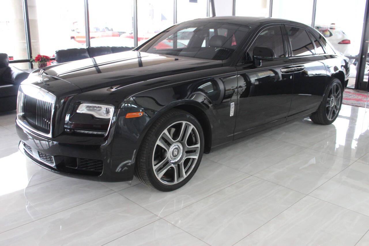 2019 Black Rolls-Royce Ghost Sedan (SCA664S54KU) with an 6.6L V12 Twin Turbocharger 6.6L V12 engine, Automatic 8-Speed transmission, located at 4301 NW 39th , Oklahoma City, OK, 73112, (405) 949-5600, 35.512135, -97.598671 - PERSONAL VEHICLE LAST FEW YEARS. it's one of a wife's few possessions that are considered toys looks and drives brand new its a must see. My name is Josh, and I own dealerships and finance companies here in Oklahoma. I have 27 years of experience buying and selling all makes and models of vehi- Photo#0