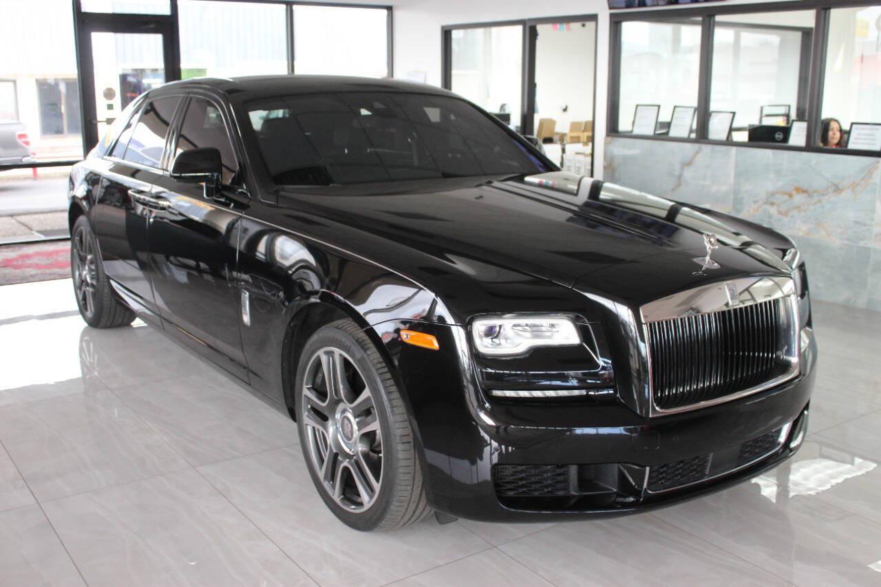 2019 Black Rolls-Royce Ghost Sedan (SCA664S54KU) with an 6.6L V12 Twin Turbocharger 6.6L V12 engine, Automatic 8-Speed transmission, located at 4301 NW 39th , Oklahoma City, OK, 73112, (405) 949-5600, 35.512135, -97.598671 - PERSONAL VEHICLE LAST FEW YEARS. it's one of a wife's few possessions that are considered toys looks and drives brand new its a must see. My name is Josh, and I own dealerships and finance companies here in Oklahoma. I have 27 years of experience buying and selling all makes and models of vehi- Photo#1