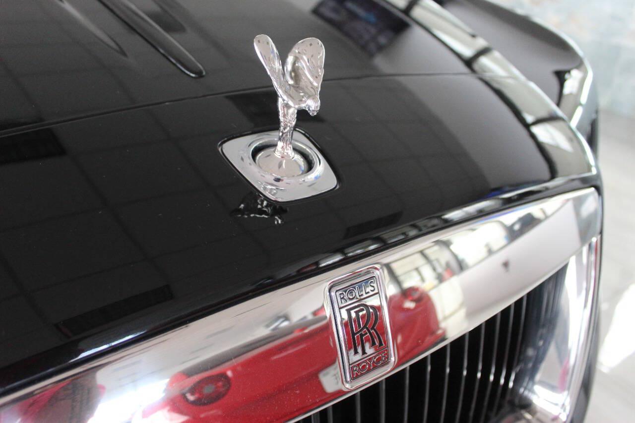 2019 Black Rolls-Royce Ghost Sedan (SCA664S54KU) with an 6.6L V12 Twin Turbocharger 6.6L V12 engine, Automatic 8-Speed transmission, located at 4301 NW 39th , Oklahoma City, OK, 73112, (405) 949-5600, 35.512135, -97.598671 - PERSONAL VEHICLE LAST FEW YEARS. it's one of a wife's few possessions that are considered toys looks and drives brand new its a must see. My name is Josh, and I own dealerships and finance companies here in Oklahoma. I have 27 years of experience buying and selling all makes and models of vehi- Photo#6