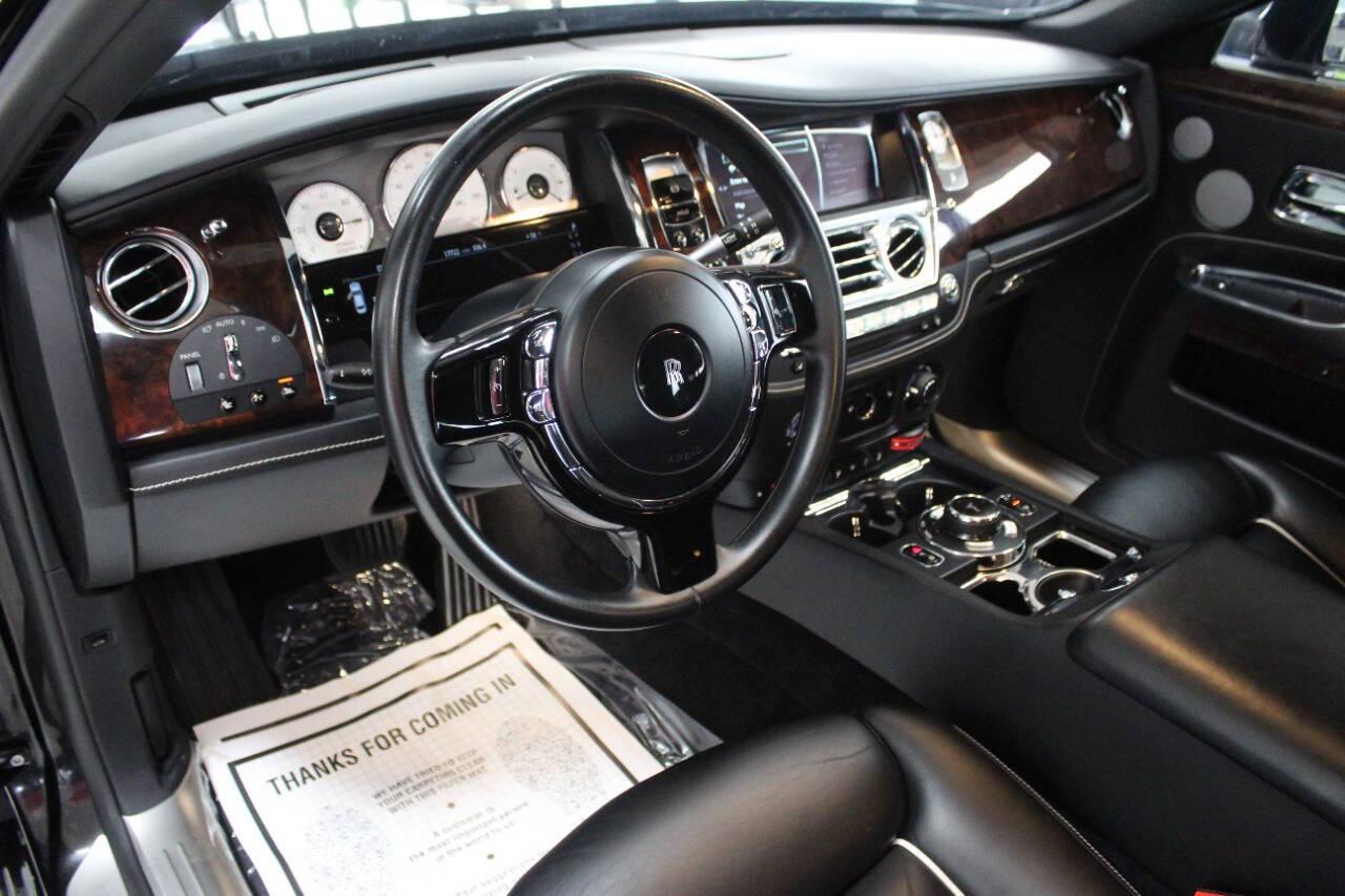 2019 Black Rolls-Royce Ghost Series II Sedan (SCA664S54KU) with an 6.6L V12 DOHC 48V engine, 8A transmission, located at 4301 NW 39th , Oklahoma City, OK, 73112, (405) 949-5600, 35.512135, -97.598671 - PERSONAL VEHICLE LAST FEW YEARS. it's one of a wife's few possessions that are considered toys looks and drives brand new its a must see. My name is Josh, and I own dealerships and finance companies here in Oklahoma. I have 27 years of experience buying and selling all makes and models of vehi - Photo#11