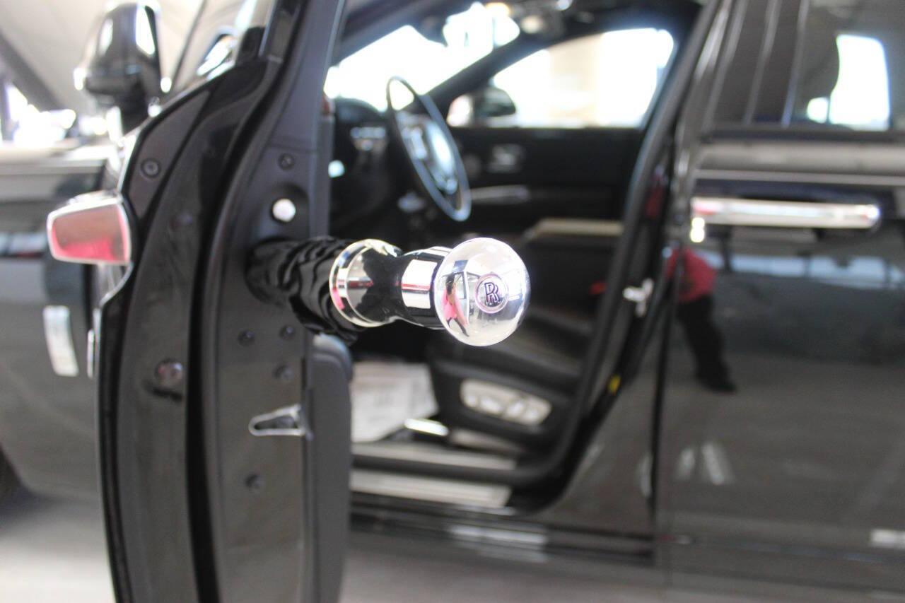 2019 Black Rolls-Royce Ghost Series II Sedan (SCA664S54KU) with an 6.6L V12 DOHC 48V engine, 8A transmission, located at 4301 NW 39th , Oklahoma City, OK, 73112, (405) 949-5600, 35.512135, -97.598671 - PERSONAL VEHICLE LAST FEW YEARS. it's one of a wife's few possessions that are considered toys looks and drives brand new its a must see. My name is Josh, and I own dealerships and finance companies here in Oklahoma. I have 27 years of experience buying and selling all makes and models of vehi - Photo#22