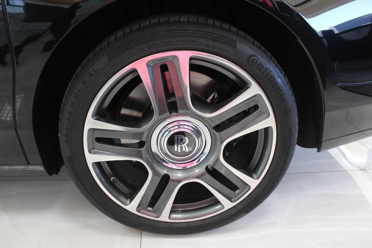 2019 Black Rolls-Royce Ghost Series II Sedan (SCA664S54KU) with an 6.6L V12 DOHC 48V engine, 8A transmission, located at 4301 NW 39th , Oklahoma City, OK, 73112, (405) 949-5600, 35.512135, -97.598671 - PERSONAL VEHICLE LAST FEW YEARS. it's one of a wife's few possessions that are considered toys looks and drives brand new its a must see. My name is Josh, and I own dealerships and finance companies here in Oklahoma. I have 27 years of experience buying and selling all makes and models of vehi - Photo#27