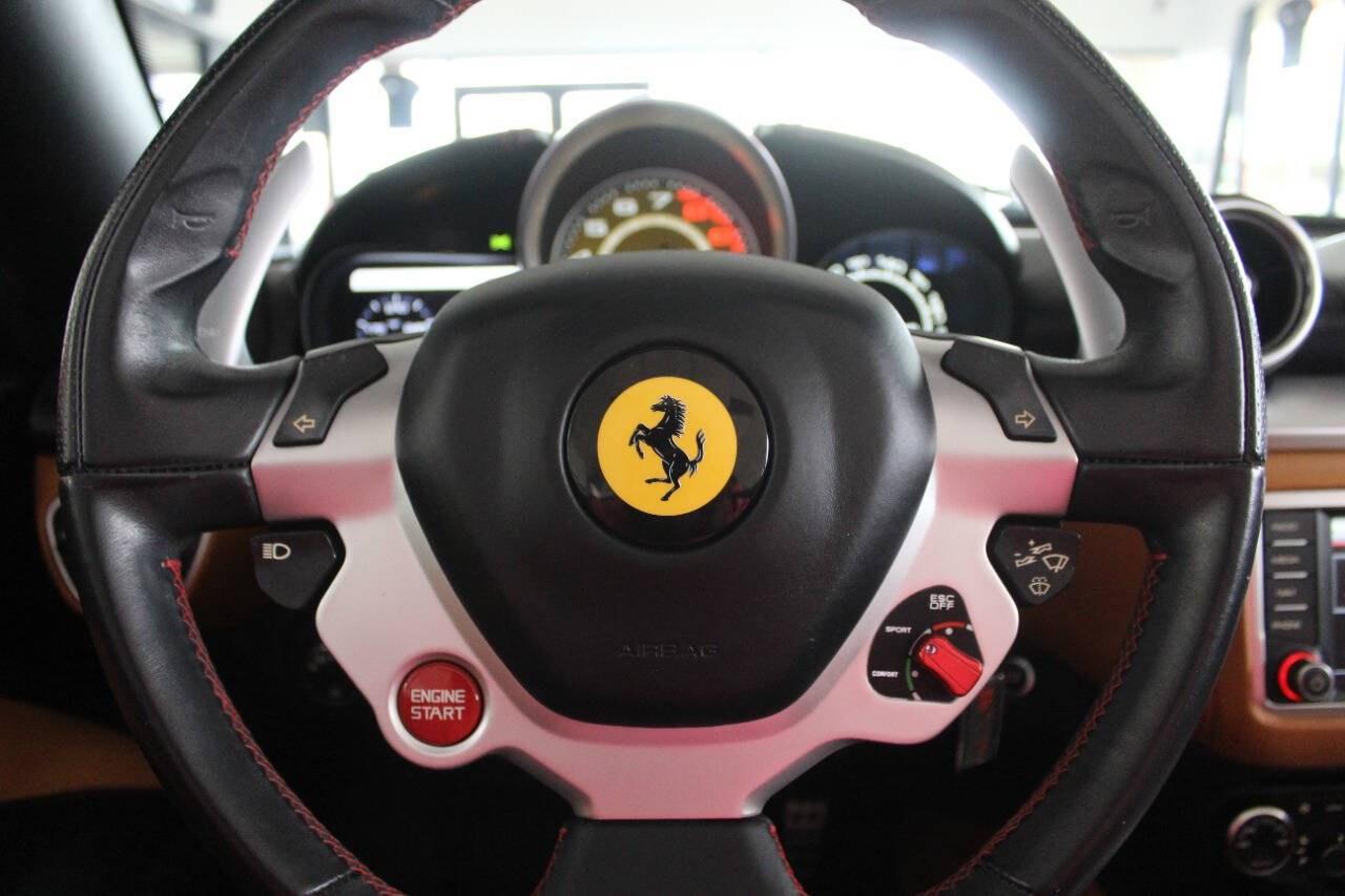 2016 Red Ferrari California T Convertible T (ZFF77XJA9G0) with an 3.9L V8 Twin Turbocharger 3.9L V8 engine, Automatic 7-Speed transmission, located at 4301 NW 39th , Oklahoma City, OK, 73112, (405) 949-5600, 35.512135, -97.598671 - Rare combo: red exterior and tan interior. Fully functional. PERSONAL VEHICLE LAST FEW YEARS SINCE 2017 . IT'S ONE OF THE OWNER'S WIFE'S FEW POSSESSIONS THAT ARE CONSIDERED TOYS, IT LOOKS AND DRIVES LIKE new, IT'S A MUST SEE for this price. ..... Small crack on the windshield..... you can- Photo#16