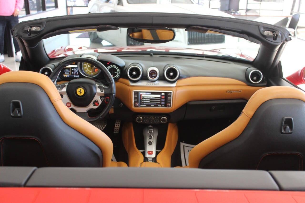 2016 Red Ferrari California T Convertible T (ZFF77XJA9G0) with an 3.9L V8 Twin Turbocharger 3.9L V8 engine, Automatic 7-Speed transmission, located at 4301 NW 39th , Oklahoma City, OK, 73112, (405) 949-5600, 35.512135, -97.598671 - Rare combo: red exterior and tan interior. Fully functional. PERSONAL VEHICLE LAST FEW YEARS SINCE 2017 . IT'S ONE OF THE OWNER'S WIFE'S FEW POSSESSIONS THAT ARE CONSIDERED TOYS, IT LOOKS AND DRIVES LIKE new, IT'S A MUST SEE for this price. ..... Small crack on the windshield..... you can - Photo#20