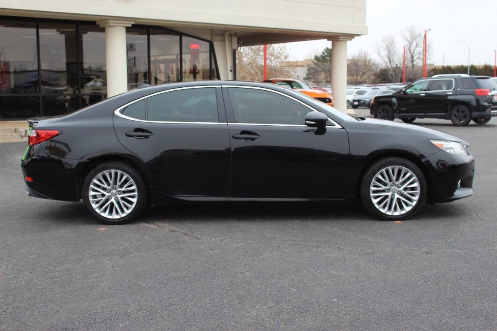 2015 Black Lexus ES 350 Sedan (JTHBK1GGXF2) with an 3.5L V6 DOHC 24V engine, 6-Speed Automatic transmission, located at 4301 NW 39th , Oklahoma City, OK, 73112, (405) 949-5600, 35.512135, -97.598671 - NO DRIVERS LICENCE NO-FULL COVERAGE INSURANCE-NO CREDIT CHECK. COME ON OVER TO SUPERSPORTS AND TAKE A LOOK AND TEST DRIVE. PLEASE GIVE US A CALL AT (405) 949-5600. NO LICENSIA DE MANEJAR- NO SEGURO DE COBERTURA TOTAL- NO VERIFICACCION DE CREDITO. POR FAVOR VENGAN A SUPERSPORTS, ECHE UN - Photo#3
