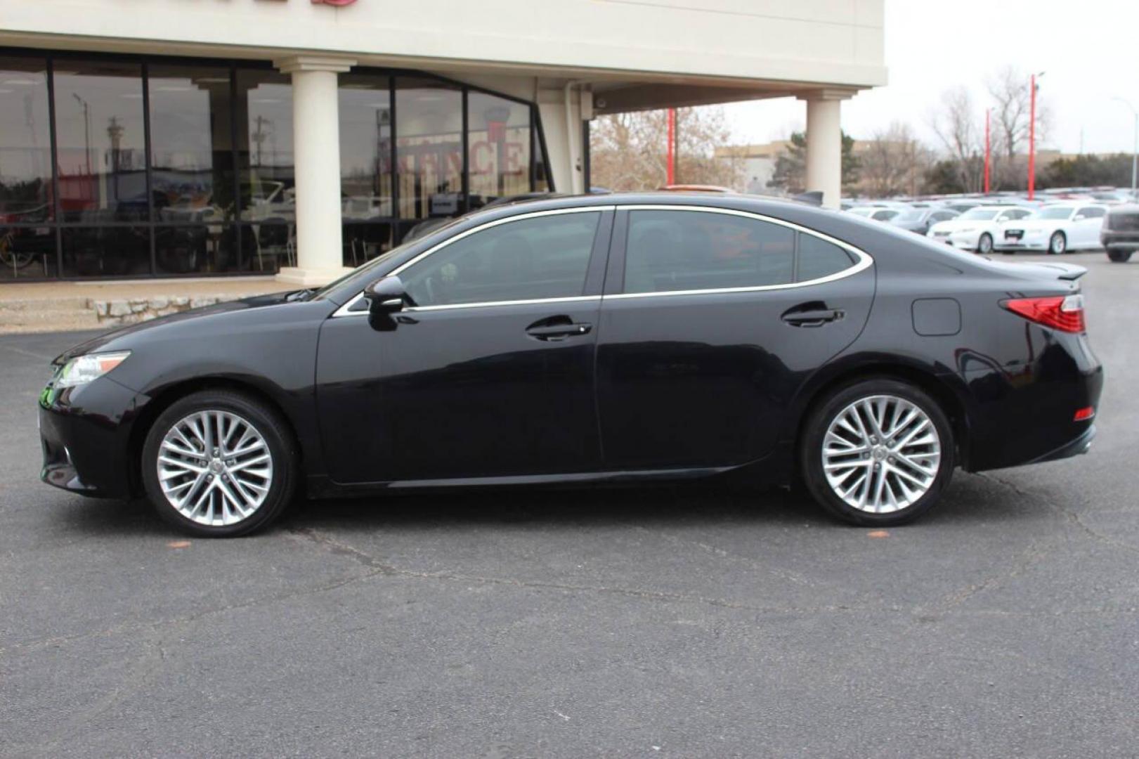 2015 Black Lexus ES 350 Sedan (JTHBK1GGXF2) with an 3.5L V6 DOHC 24V engine, 6-Speed Automatic transmission, located at 4301 NW 39th , Oklahoma City, OK, 73112, (405) 949-5600, 35.512135, -97.598671 - NO DRIVERS LICENCE NO-FULL COVERAGE INSURANCE-NO CREDIT CHECK. COME ON OVER TO SUPERSPORTS AND TAKE A LOOK AND TEST DRIVE. PLEASE GIVE US A CALL AT (405) 949-5600. NO LICENSIA DE MANEJAR- NO SEGURO DE COBERTURA TOTAL- NO VERIFICACCION DE CREDITO. POR FAVOR VENGAN A SUPERSPORTS, ECHE UN - Photo#6