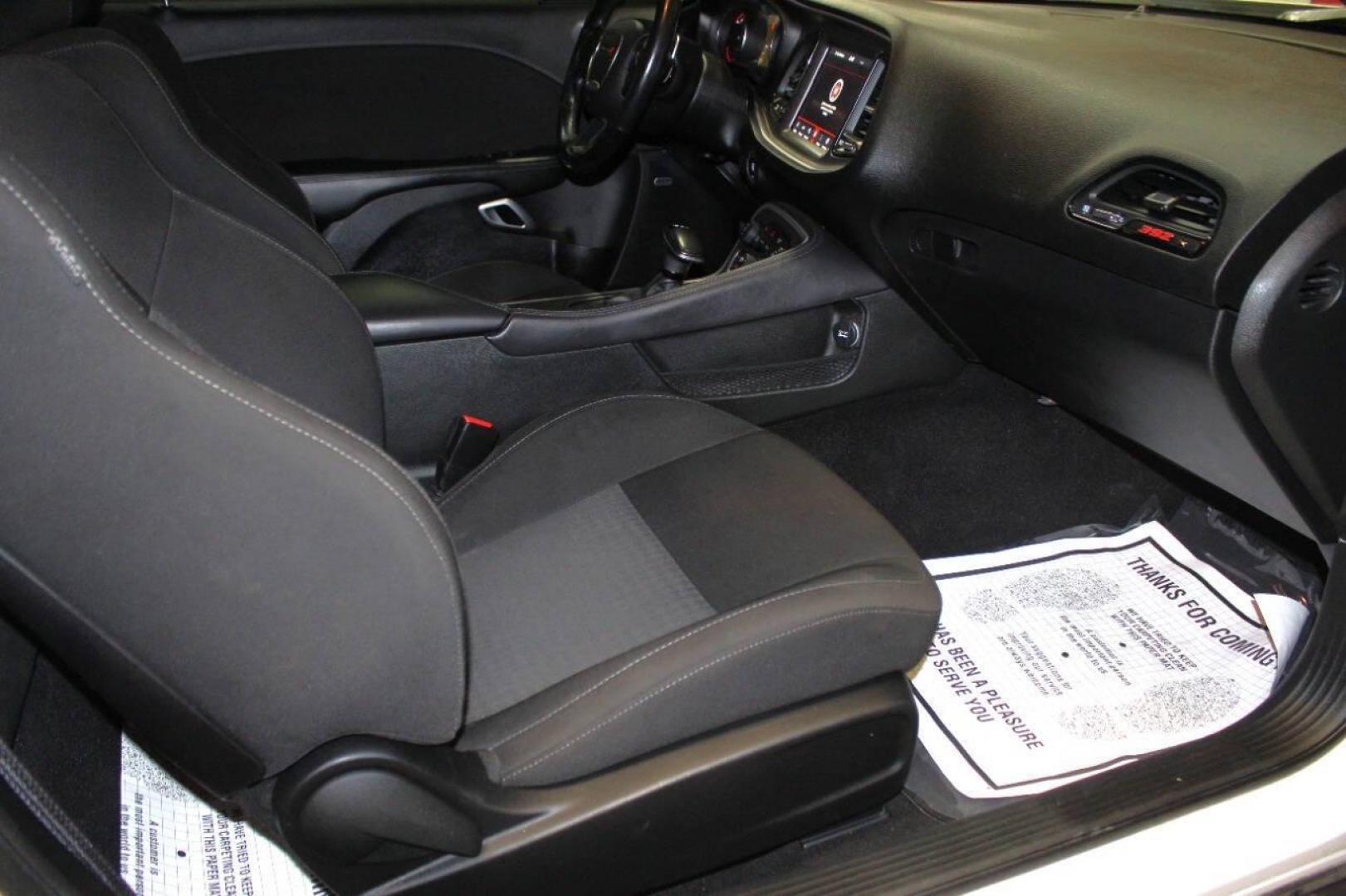 2020 White Dodge Challenger R/T SCAT Pack (2C3CDZFJ6LH) with an 6.4L V8 OHV 16V engine, 6A transmission, located at 4301 NW 39th , Oklahoma City, OK, 73112, (405) 949-5600, 35.512135, -97.598671 - NO DRIVERS LICENCE NO-FULL COVERAGE INSURANCE-NO CREDIT CHECK. COME ON OVER TO SUPERSPORTS AND TAKE A LOOK AND TEST DRIVE. PLEASE GIVE US A CALL AT (405) 949-5600. NO LICENSIA DE MANEJAR- NO SEGURO DE COBERTURA TOTAL- NO VERIFICACCION DE CREDITO. POR FAVOR VENGAN A SUPERSPORTS, ECHE UN - Photo#10