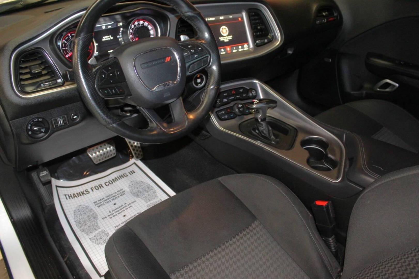 2020 White Dodge Challenger R/T SCAT Pack (2C3CDZFJ6LH) with an 6.4L V8 OHV 16V engine, 6A transmission, located at 4301 NW 39th , Oklahoma City, OK, 73112, (405) 949-5600, 35.512135, -97.598671 - NO DRIVERS LICENCE NO-FULL COVERAGE INSURANCE-NO CREDIT CHECK. COME ON OVER TO SUPERSPORTS AND TAKE A LOOK AND TEST DRIVE. PLEASE GIVE US A CALL AT (405) 949-5600. NO LICENSIA DE MANEJAR- NO SEGURO DE COBERTURA TOTAL- NO VERIFICACCION DE CREDITO. POR FAVOR VENGAN A SUPERSPORTS, ECHE UN - Photo#18