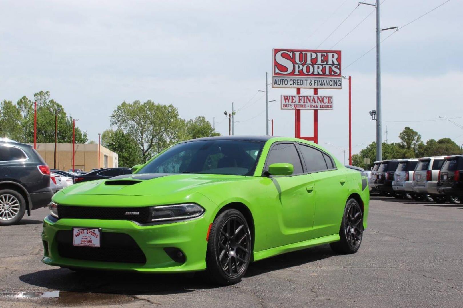 2017 Green Dodge Charger R/T (2C3CDXCT1HH) with an 5.7L V8 OHV 16V engine, 8A transmission, located at 4301 NW 39th , Oklahoma City, OK, 73112, (405) 949-5600, 35.512135, -97.598671 - NO DRIVERS LICENCE NO-FULL COVERAGE INSURANCE-NO CREDIT CHECK. COME ON OVER TO SUPERSPORTS AND TAKE A LOOK AND TEST DRIVE. PLEASE GIVE US A CALL AT (405) 949-5600. NO LICENSIA DE MANEJAR- NO SEGURO DE COBERTURA TOTAL- NO VERIFICACCION DE CREDITO. POR FAVOR VENGAN A SUPERSPORTS, ECHE UN - Photo#7