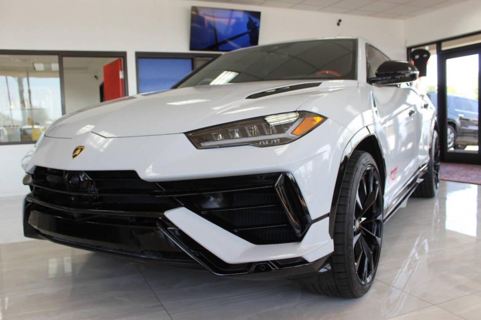 2023 Off White Lamborghini Urus S (ZPBUB3ZL4PL) with an 4.0L V8 DOHC 32V engine, 8A transmission, located at 4301 NW 39th , Oklahoma City, OK, 73112, (405) 949-5600, 35.512135, -97.598671 - it's one of a wife's few possessions that are considered toys looks and drives brand new its a must see. looks and drives brand new its a must see. under factory warranty. fresh oil. NO DRIVERS LICENCE NO-FULL COVERAGE INSURANCE-NO CREDIT CHECK. COME ON OVER TO SUPERSPORTS AND TAKE A LOOK AND - Photo#6