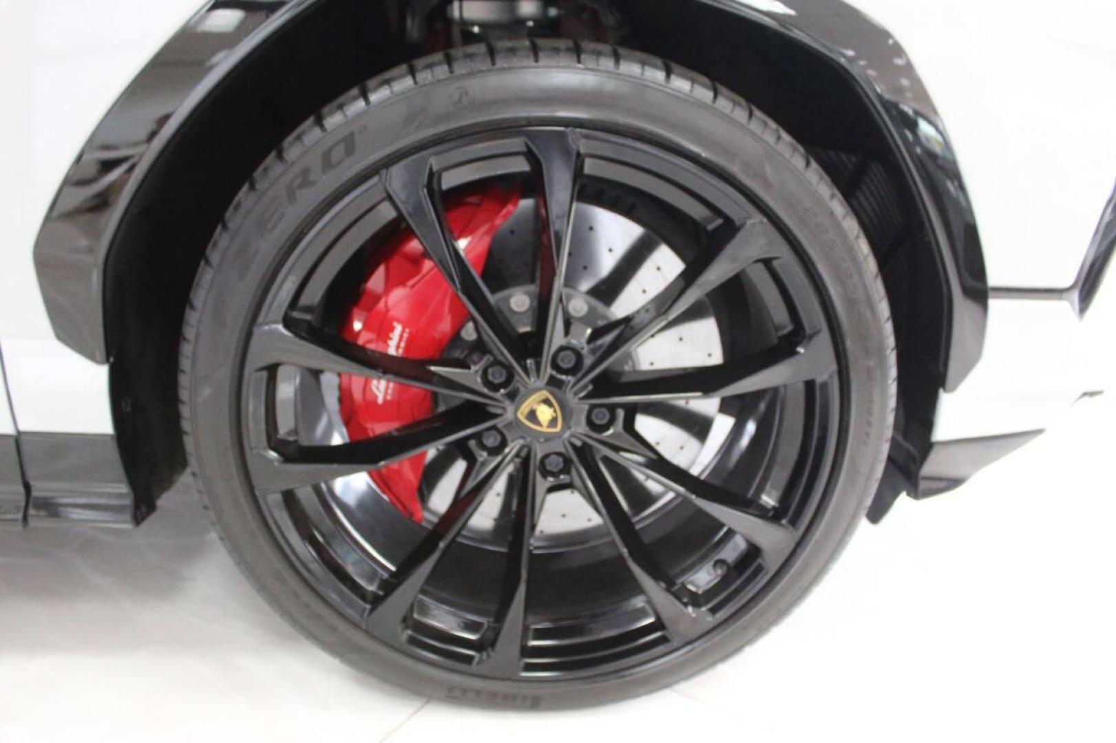 2023 Off White Lamborghini Urus S (ZPBUB3ZL4PL) with an 4.0L V8 DOHC 32V engine, 8A transmission, located at 4301 NW 39th , Oklahoma City, OK, 73112, (405) 949-5600, 35.512135, -97.598671 - it's one of a wife's few possessions that are considered toys looks and drives brand new its a must see. looks and drives brand new its a must see. under factory warranty. fresh oil. TEXT FIRST. COME ON OVER TO SUPERSPORTS AND TAKE A LOOK AND TEST DRIVE. PLEASE TEXT JOSH AT 405-413-1622 THE P - Photo#8