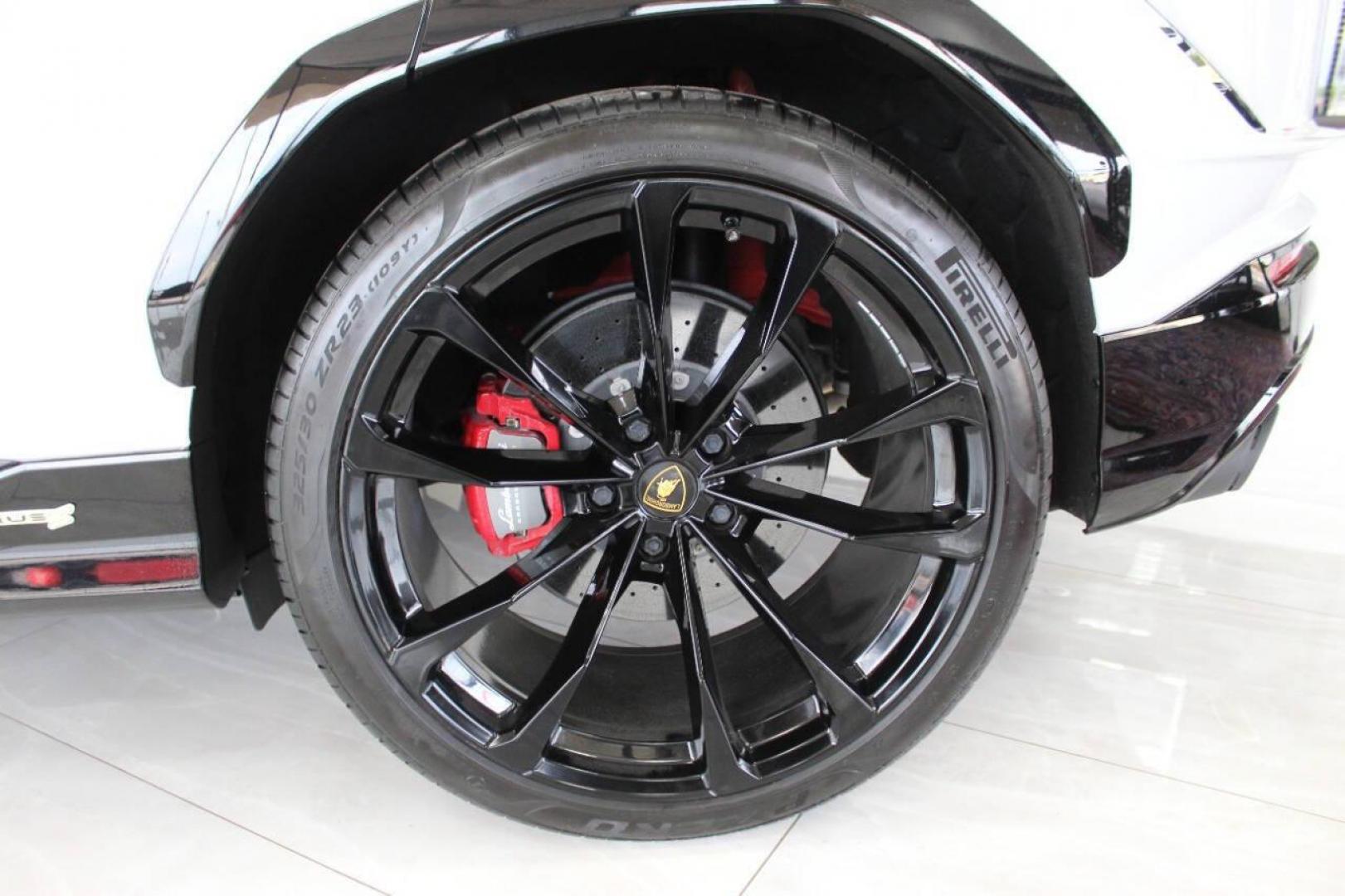 2023 Off White Lamborghini Urus S (ZPBUB3ZL4PL) with an 4.0L V8 DOHC 32V engine, 8A transmission, located at 4301 NW 39th , Oklahoma City, OK, 73112, (405) 949-5600, 35.512135, -97.598671 - it's one of a wife's few possessions that are considered toys looks and drives brand new its a must see. looks and drives brand new its a must see. under factory warranty. fresh oil. NO DRIVERS LICENCE NO-FULL COVERAGE INSURANCE-NO CREDIT CHECK. COME ON OVER TO SUPERSPORTS AND TAKE A LOOK AND - Photo#9