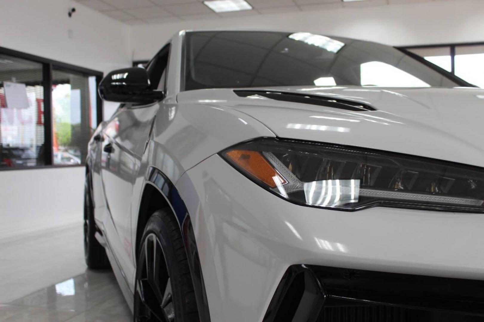 2023 Off White Lamborghini Urus S (ZPBUB3ZL4PL) with an 4.0L V8 DOHC 32V engine, 8A transmission, located at 4301 NW 39th , Oklahoma City, OK, 73112, (405) 949-5600, 35.512135, -97.598671 - it's one of a wife's few possessions that are considered toys looks and drives brand new its a must see. looks and drives brand new its a must see. under factory warranty. fresh oil. NO DRIVERS LICENCE NO-FULL COVERAGE INSURANCE-NO CREDIT CHECK. COME ON OVER TO SUPERSPORTS AND TAKE A LOOK AND - Photo#49