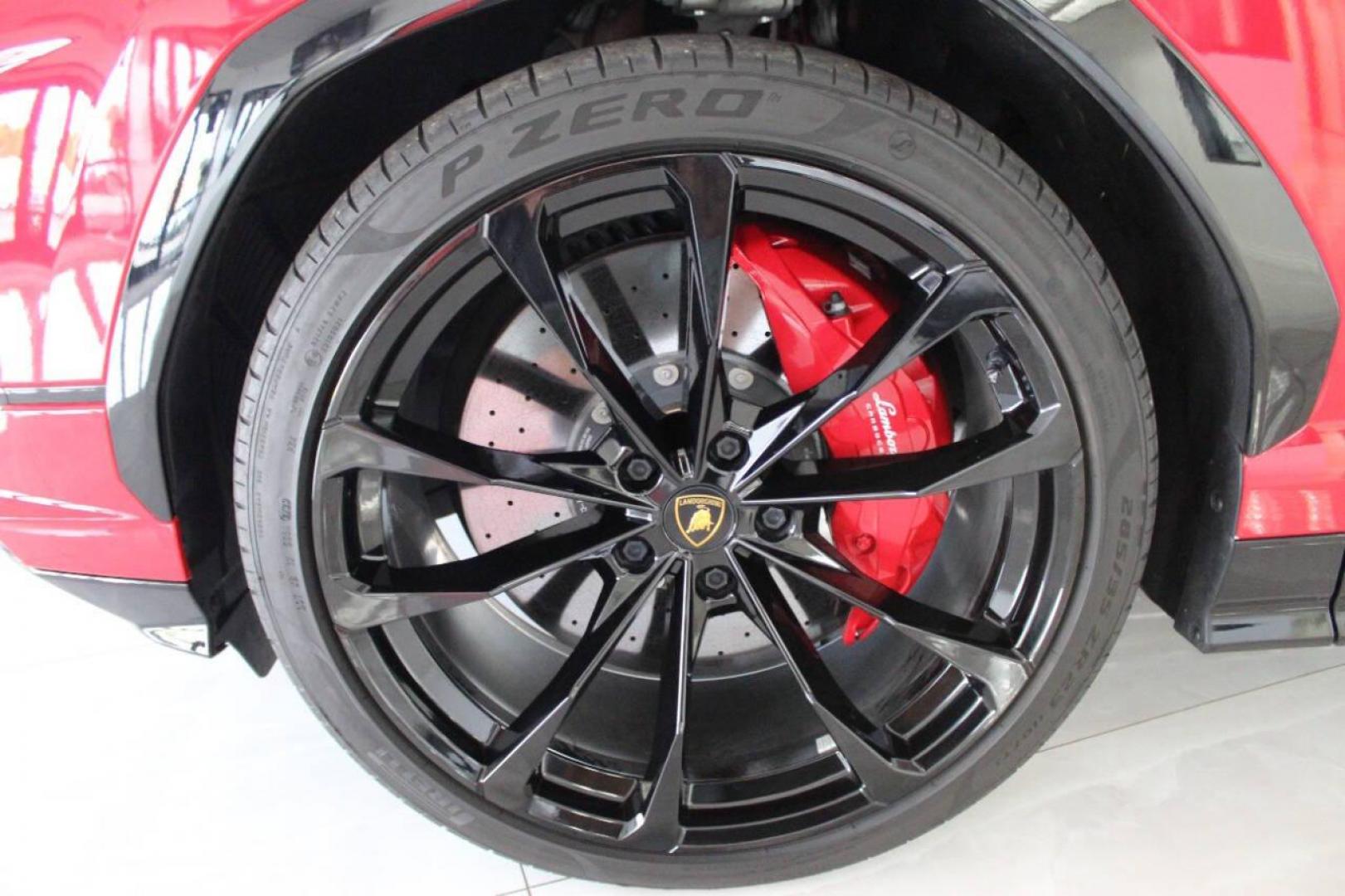 2023 Off White Lamborghini Urus S (ZPBUB3ZL4PL) with an 4.0L V8 DOHC 32V engine, 8A transmission, located at 4301 NW 39th , Oklahoma City, OK, 73112, (405) 949-5600, 35.512135, -97.598671 - it's one of a wife's few possessions that are considered toys looks and drives brand new its a must see. looks and drives brand new its a must see. under factory warranty. FULL SERVICE DONE. TEXT FIRST. COME ON OVER TO SUPERSPORTS AND TAKE A LOOK AND TEST DRIVE. PLEASE TEXT JOSH AT 405-413-162 - Photo#5