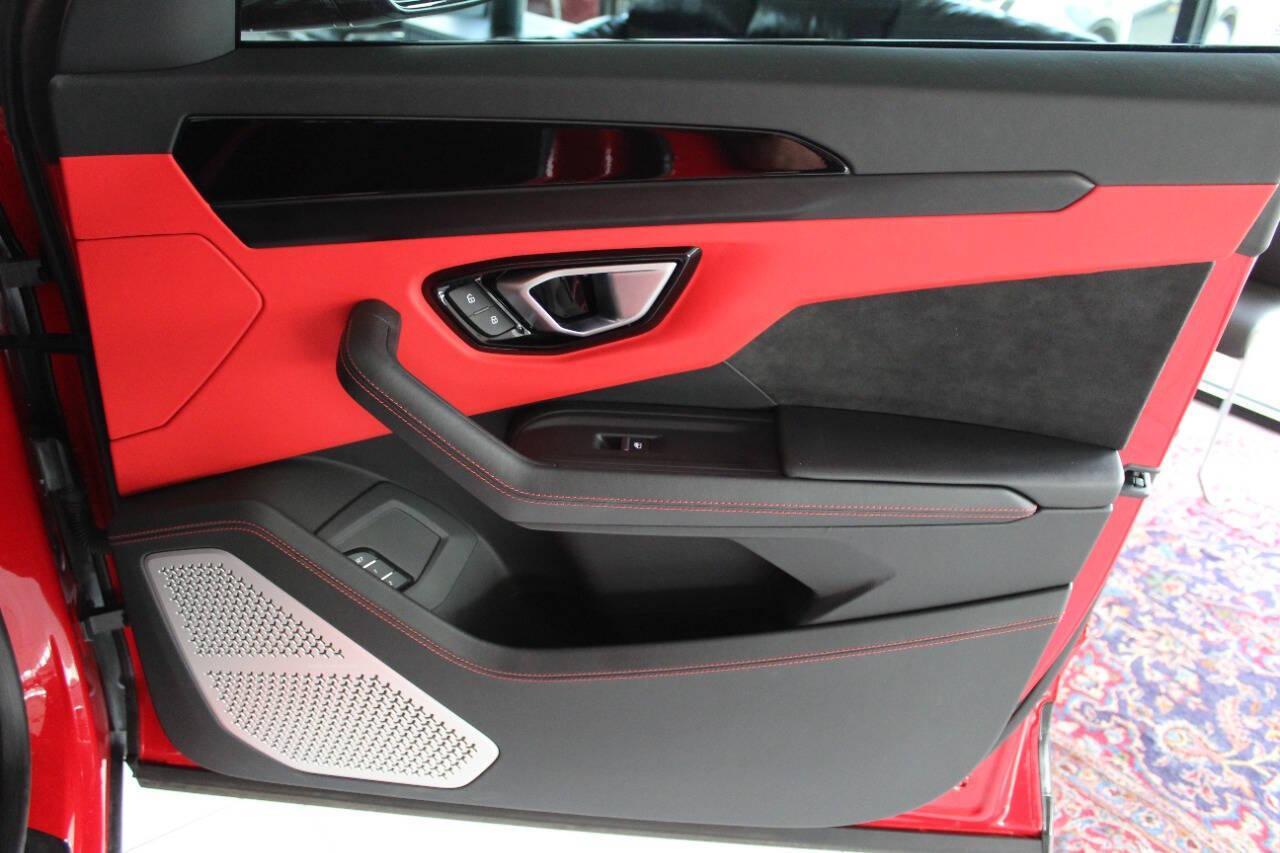 2023 Off White Lamborghini Urus S (ZPBUB3ZL4PL) with an 4.0L V8 DOHC 32V engine, 8A transmission, located at 4301 NW 39th , Oklahoma City, OK, 73112, (405) 949-5600, 35.512135, -97.598671 - it's one of a wife's few possessions that are considered toys looks and drives brand new its a must see. looks and drives brand new its a must see. My name is Josh, and I own dealerships and finance companies here in Oklahoma. I have 27 years of experience buying and selling all makes and mode - Photo#12