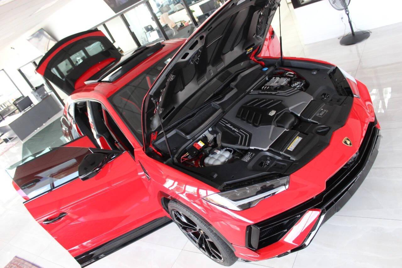 2023 Off White Lamborghini Urus S (ZPBUB3ZL4PL) with an 4.0L V8 DOHC 32V engine, 8A transmission, located at 4301 NW 39th , Oklahoma City, OK, 73112, (405) 949-5600, 35.512135, -97.598671 - it's one of a wife's few possessions that are considered toys looks and drives brand new its a must see. looks and drives brand new its a must see. My name is Josh, and I own dealerships and finance companies here in Oklahoma. I have 27 years of experience buying and selling all makes and mode - Photo#35