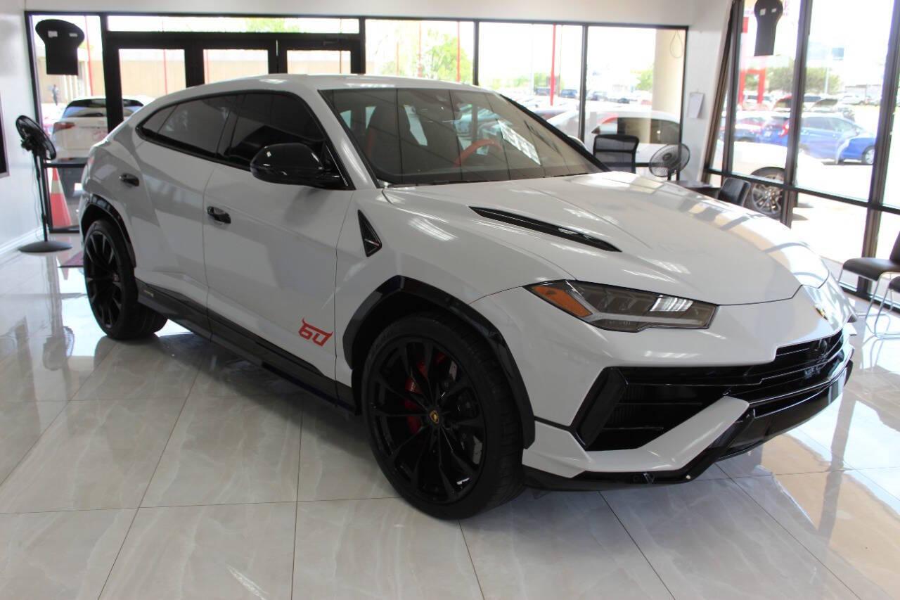 photo of 2023 Lamborghini Urus S