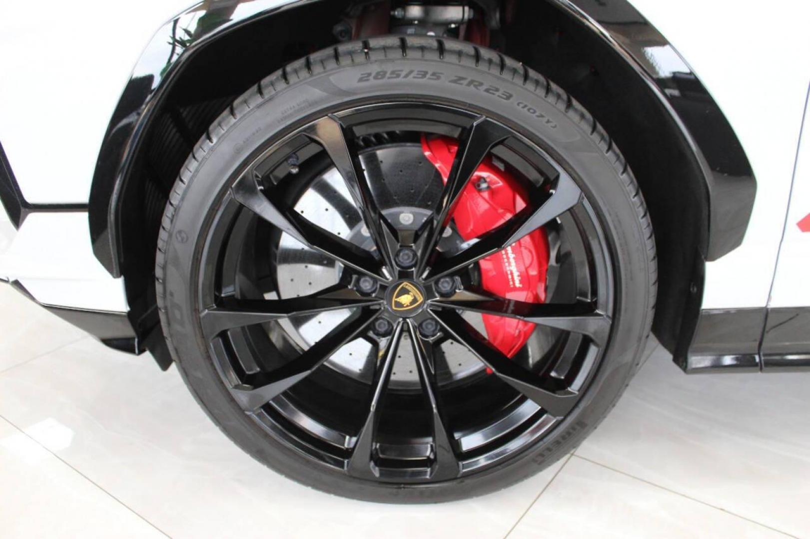 2023 Off White Lamborghini Urus S (ZPBUB3ZL4PL) with an 4.0L V8 DOHC 32V engine, 8A transmission, located at 4301 NW 39th , Oklahoma City, OK, 73112, (405) 949-5600, 35.512135, -97.598671 - it's one of a wife's few possessions that are considered toys looks and drives brand new its a must see. looks and drives brand new its a must see. under factory warranty. fresh oil. NO DRIVERS LICENCE NO-FULL COVERAGE INSURANCE-NO CREDIT CHECK. COME ON OVER TO SUPERSPORTS AND TAKE A LOOK AND - Photo#10