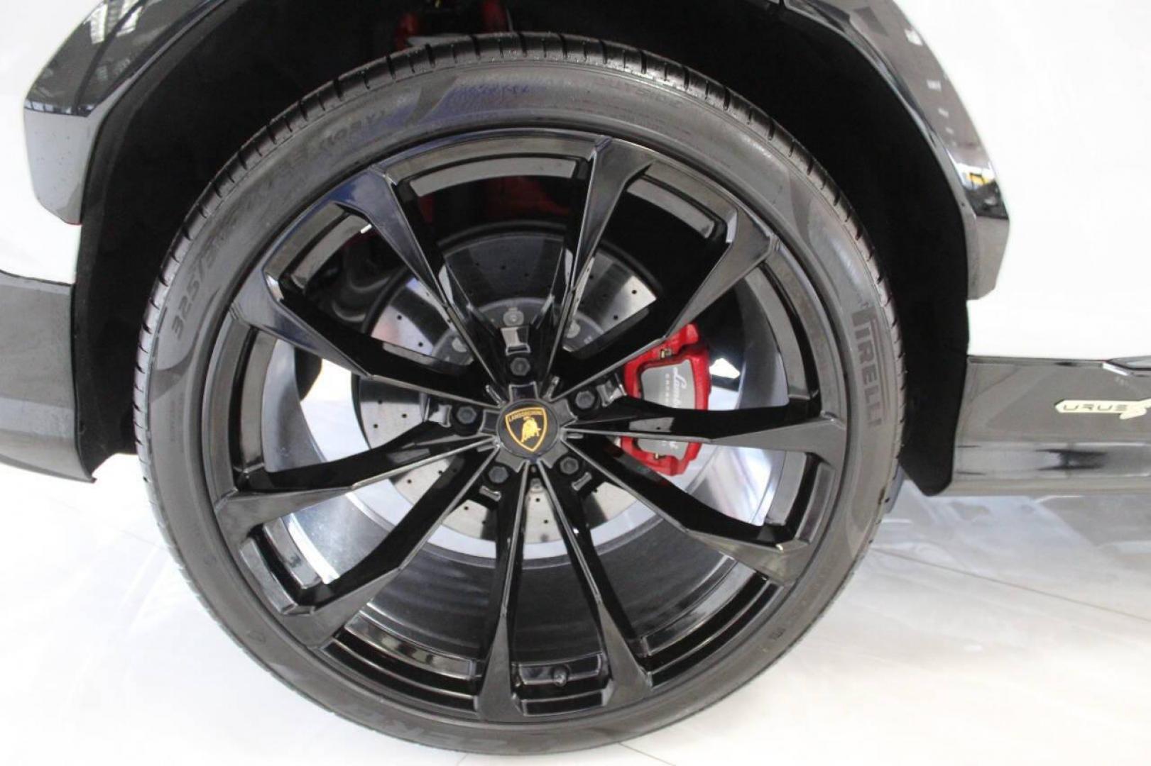 2023 Off White Lamborghini Urus S (ZPBUB3ZL4PL) with an 4.0L V8 DOHC 32V engine, 8A transmission, located at 4301 NW 39th , Oklahoma City, OK, 73112, (405) 949-5600, 35.512135, -97.598671 - it's one of a wife's few possessions that are considered toys looks and drives brand new its a must see. looks and drives brand new its a must see. under factory warranty. fresh oil. NO DRIVERS LICENCE NO-FULL COVERAGE INSURANCE-NO CREDIT CHECK. COME ON OVER TO SUPERSPORTS AND TAKE A LOOK AND - Photo#7