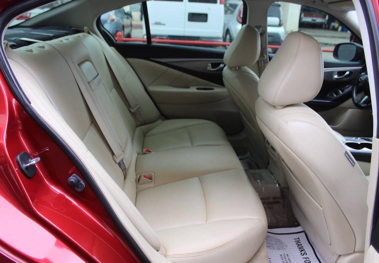 2014 Burgundy Infiniti Q50 Premium (JN1BV7AP2EM) with an 3.7L V6 DOHC 24V HYBRID engine, 7-Speed Automatic transmission, located at 4301 NW 39th , Oklahoma City, OK, 73112, (405) 949-5600, 35.512135, -97.598671 - NO DRIVERS LICENCE -NO FULL COVERAGE INSURANCE - NO CREDIT CHECK. COME ON OVER TO SUPERSPORTS, TAKE A LOOK AND TEST DRIVE. PLEASE GIVE US A CALL AT (405) 949-5600. NO LICENCIA DE CONDUCIR - NO SEGURO DE COBERTURA TOTAL - NO VERIFICACION DE CREDITO. VISITENOS EN SUPERSPORTS, MIRE NUESTRO - Photo#10