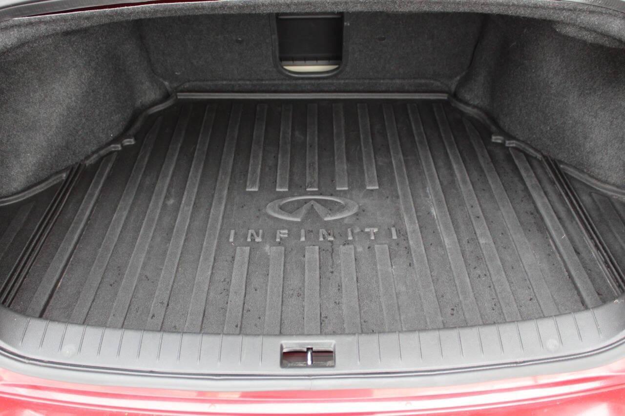 2014 Burgundy Infiniti Q50 Premium (JN1BV7AP2EM) with an 3.7L V6 DOHC 24V HYBRID engine, 7-Speed Automatic transmission, located at 4301 NW 39th , Oklahoma City, OK, 73112, (405) 949-5600, 35.512135, -97.598671 - NO DRIVERS LICENCE -NO FULL COVERAGE INSURANCE - NO CREDIT CHECK. COME ON OVER TO SUPERSPORTS, TAKE A LOOK AND TEST DRIVE. PLEASE GIVE US A CALL AT (405) 949-5600. NO LICENCIA DE CONDUCIR - NO SEGURO DE COBERTURA TOTAL - NO VERIFICACION DE CREDITO. VISITENOS EN SUPERSPORTS, MIRE NUESTRO - Photo#12