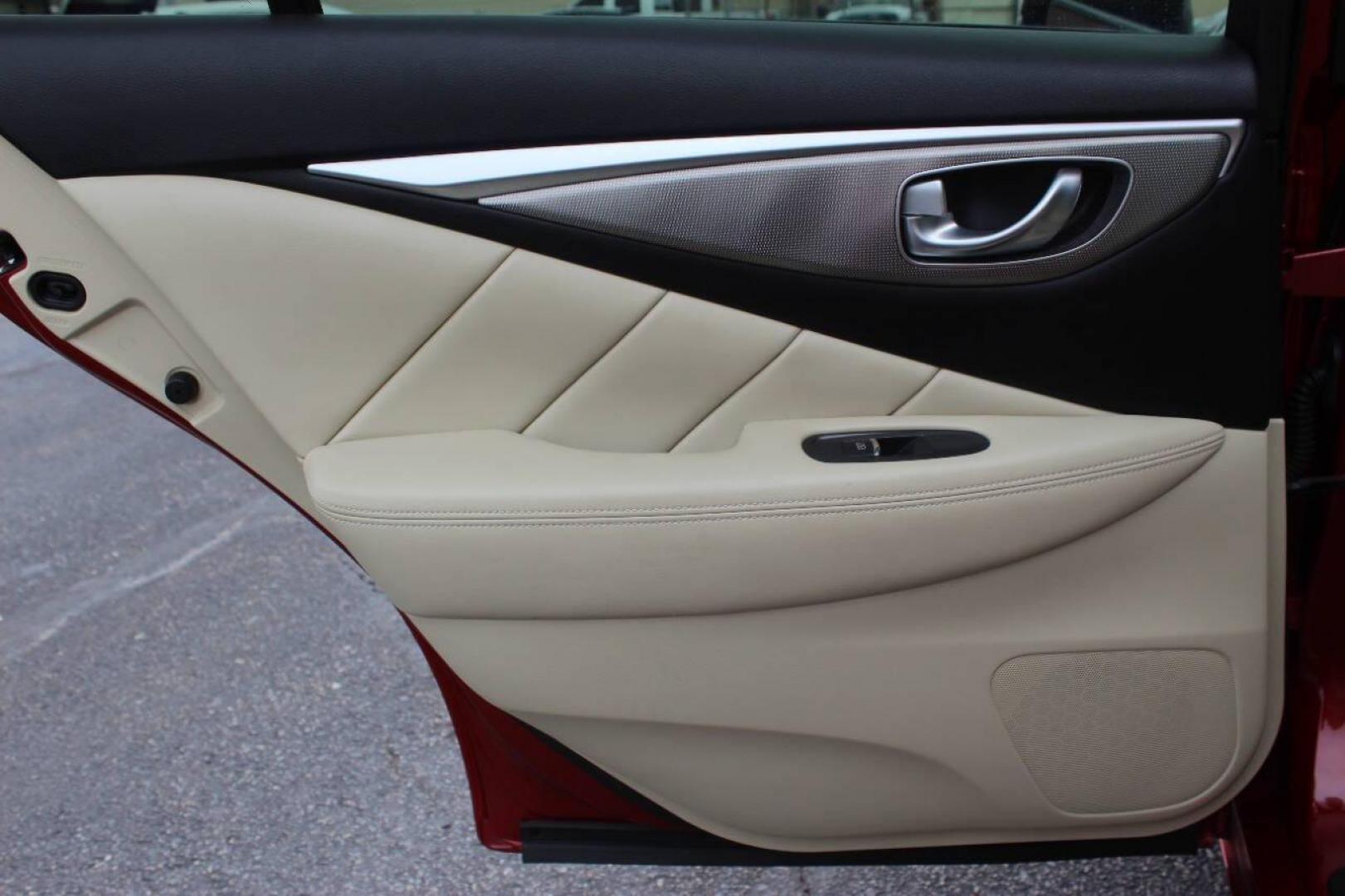 2014 Burgundy Infiniti Q50 Premium (JN1BV7AP2EM) with an 3.7L V6 DOHC 24V HYBRID engine, 7-Speed Automatic transmission, located at 4301 NW 39th , Oklahoma City, OK, 73112, (405) 949-5600, 35.512135, -97.598671 - NO DRIVERS LICENCE -NO FULL COVERAGE INSURANCE - NO CREDIT CHECK. COME ON OVER TO SUPERSPORTS, TAKE A LOOK AND TEST DRIVE. PLEASE GIVE US A CALL AT (405) 949-5600. NO LICENCIA DE CONDUCIR - NO SEGURO DE COBERTURA TOTAL - NO VERIFICACION DE CREDITO. VISITENOS EN SUPERSPORTS, MIRE NUESTRO - Photo#14