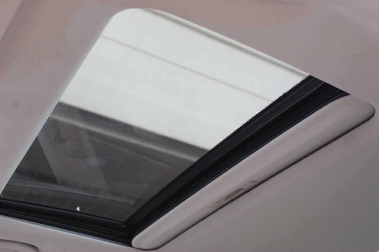 2014 Burgundy Infiniti Q50 Premium (JN1BV7AP2EM) with an 3.7L V6 DOHC 24V HYBRID engine, 7-Speed Automatic transmission, located at 4301 NW 39th , Oklahoma City, OK, 73112, (405) 949-5600, 35.512135, -97.598671 - NO DRIVERS LICENCE -NO FULL COVERAGE INSURANCE - NO CREDIT CHECK. COME ON OVER TO SUPERSPORTS, TAKE A LOOK AND TEST DRIVE. PLEASE GIVE US A CALL AT (405) 949-5600. NO LICENCIA DE CONDUCIR - NO SEGURO DE COBERTURA TOTAL - NO VERIFICACION DE CREDITO. VISITENOS EN SUPERSPORTS, MIRE NUESTRO - Photo#19