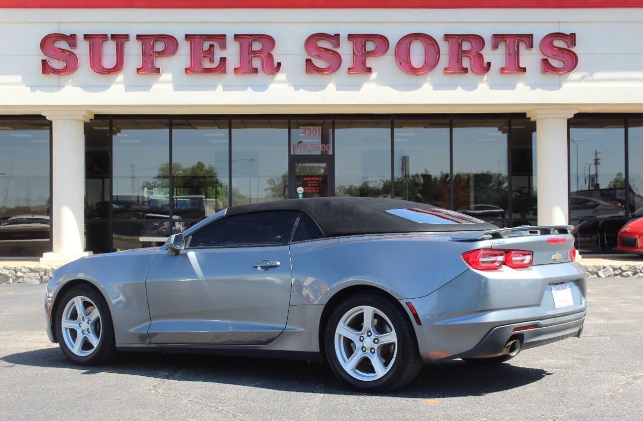 2020 Gray Chevrolet Camaro 1LT Convertible 8A (1G1FB3DX2L0) with an 2.0L I4 Turbocharger 2.0L I4 engine, Automatic 8-Speed transmission, located at 4301 NW 39th , Oklahoma City, OK, 73112, (405) 949-5600, 35.512135, -97.598671 - Hablamos espanol. SPEND SMART --- BUY FROM SUPER SPORTS. ALL PRICES, DOWN PAYMENTS, PAYMENTS, AND FINANCE TERMS ARE NEGOTIABLE AT THE TIME OF APPROVAL. WE WILL WORK WITH YOU TO FIT YOUR BUDGET. WE WILL EVEN LOWER AND ADJUST THE NUMBERS TO HELP MAKE THE VE HICLE MORE AFFORDABLE FOR YOU.- Photo#7