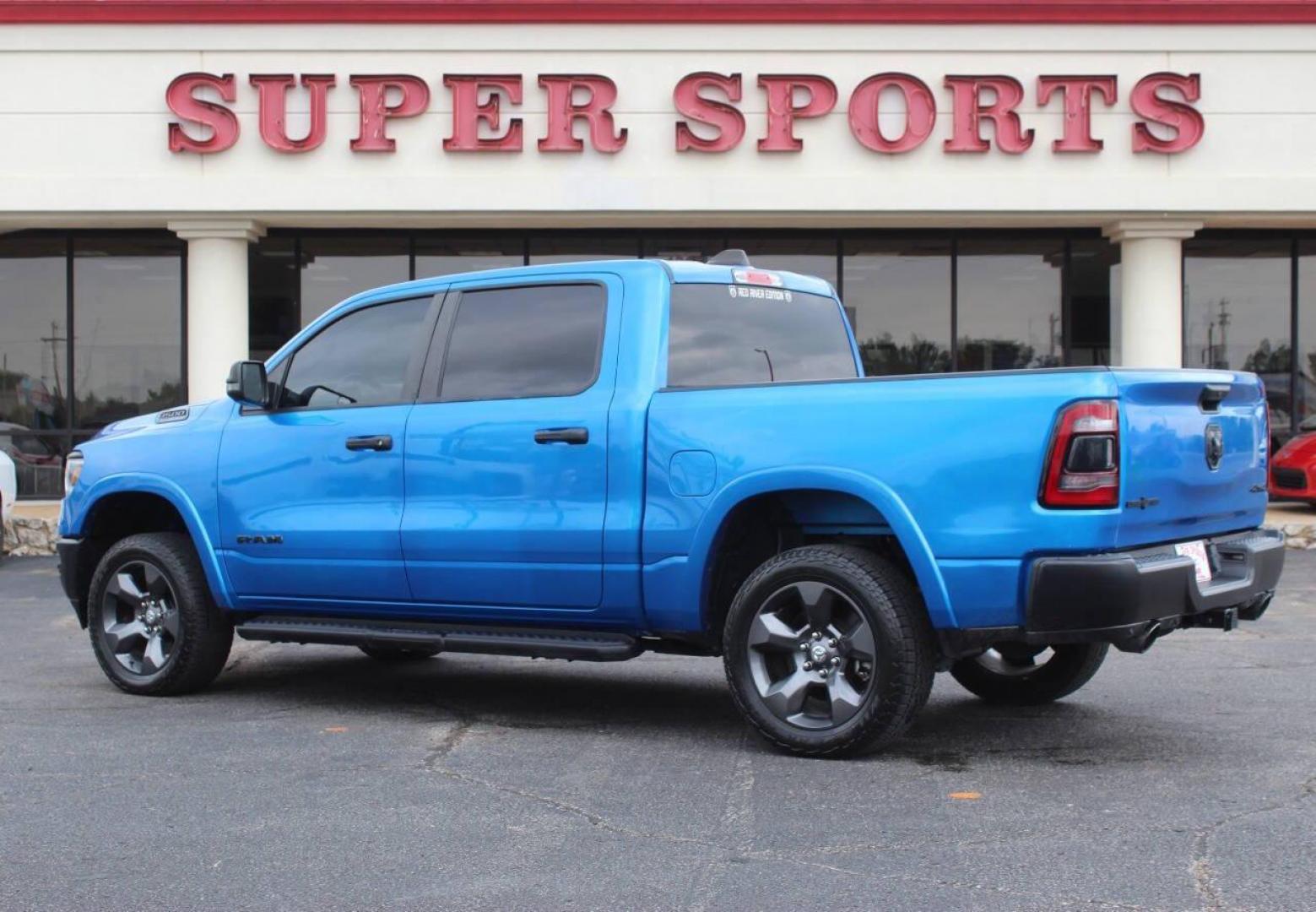 2023 Blue RAM 1500 Big Horn Crew Cab SWB 4WD (1C6SRFFT1PN) with an 5.7L V8 OHV 16V engine, 8A transmission, located at 4301 NW 39th , Oklahoma City, OK, 73112, (405) 949-5600, 35.512135, -97.598671 - NO DRIVERS LICENCE NO - FULL COVERAGE INSURANCE - NO CREDIT CHECK. COME ON OVER TO SUPERSPORTS AND TAKE A LOOK AND TEST DRIVE . PLEASE GIVE US A CALL AT (405) 949-5600. NO LICENCIA DE MANEJAR - NO SEGURO DE COBERTURA TOTAL - NO VERIFICACION DE CREDITO. POR FAVOR VENGAN A SUPERSPORTS, EC - Photo#5