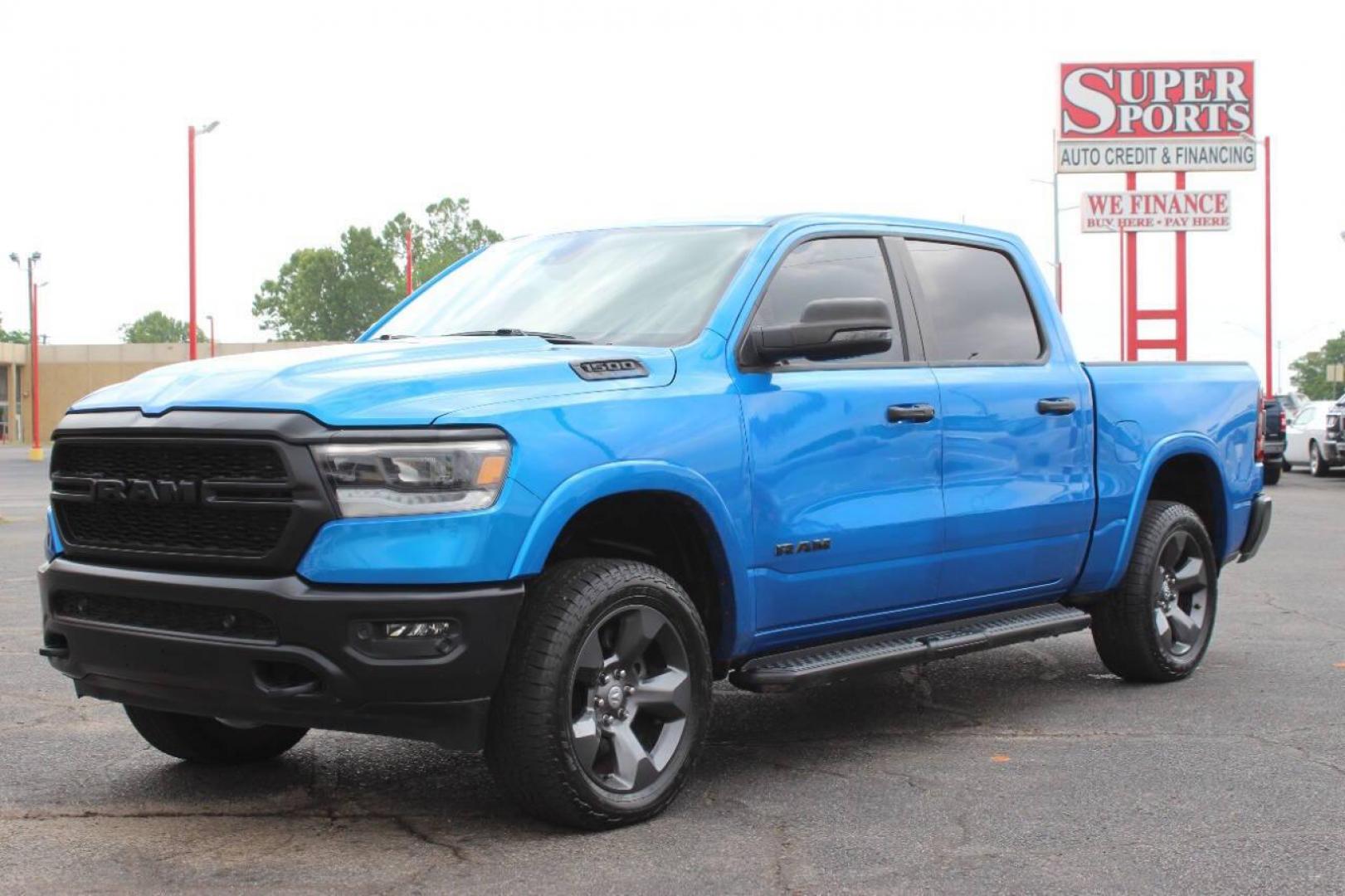 2023 Blue RAM 1500 Big Horn Crew Cab SWB 4WD (1C6SRFFT1PN) with an 5.7L V8 OHV 16V engine, 8A transmission, located at 4301 NW 39th , Oklahoma City, OK, 73112, (405) 949-5600, 35.512135, -97.598671 - NO DRIVERS LICENCE NO - FULL COVERAGE INSURANCE - NO CREDIT CHECK. COME ON OVER TO SUPERSPORTS AND TAKE A LOOK AND TEST DRIVE . PLEASE GIVE US A CALL AT (405) 949-5600. NO LICENCIA DE MANEJAR - NO SEGURO DE COBERTURA TOTAL - NO VERIFICACION DE CREDITO. POR FAVOR VENGAN A SUPERSPORTS, EC - Photo#7