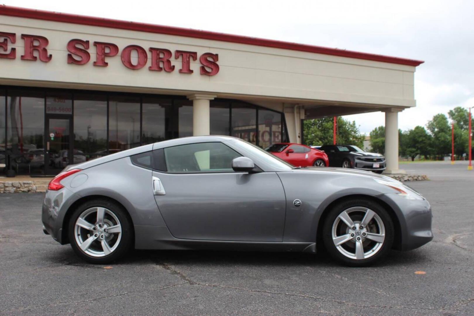 2011 Gray Nissan Z 370Z Coupe (JN1AZ4EHXBM) with an 3.7L V6 DOHC 24V engine, Automatic 7-Speed transmission, located at 4301 NW 39th , Oklahoma City, OK, 73112, (405) 949-5600, 35.512135, -97.598671 - NO DRIVERS LICENCE NO-FULL COVERAGE INSURANCE-NO CREDIT CHECK. COME ON OVER TO SUPERSPORTS AND TAKE A LOOK AND TEST DRIVE PLEASE GIVE US A CALL AT (405) 949-5600. NO LICENSIA DE MANEJAR- NO SEGURO DE COBERTURA TOTAL- NO VERIFICACCION DE CREDITO. POR FAVOR VENGAN A SUPERSPORTS, ECHE UN VIS - Photo#3