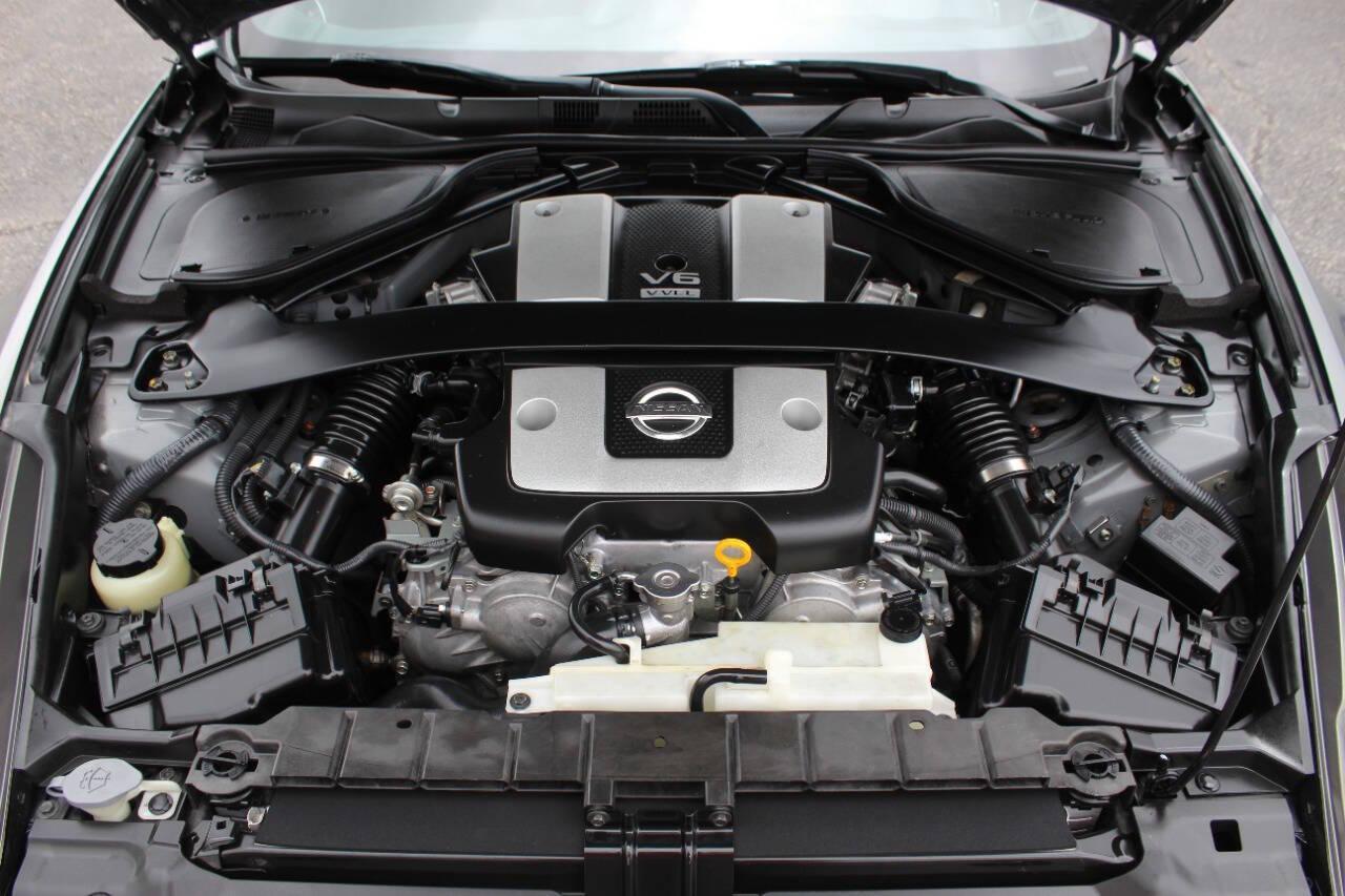 2011 Gray Nissan Z 370Z Coupe (JN1AZ4EHXBM) with an 3.7L V6 DOHC 24V engine, Automatic 7-Speed transmission, located at 4301 NW 39th , Oklahoma City, OK, 73112, (405) 949-5600, 35.512135, -97.598671 - NO DRIVERS LICENCE -NO FULL COVERAGE INSURANCE - NO CREDIT CHECK. COME ON OVER TO SUPERSPORTS, TAKE A LOOK AND TEST DRIVE. PLEASE GIVE US A CALL AT (405) 949-5600. NO LICENCIA DE CONDUCIR - NO SEGURO DE COBERTURA TOTAL - NO VERIFICACION DE CREDITO. VISITENOS EN SUPERSPORTS, MIRE NUESTRO - Photo#7